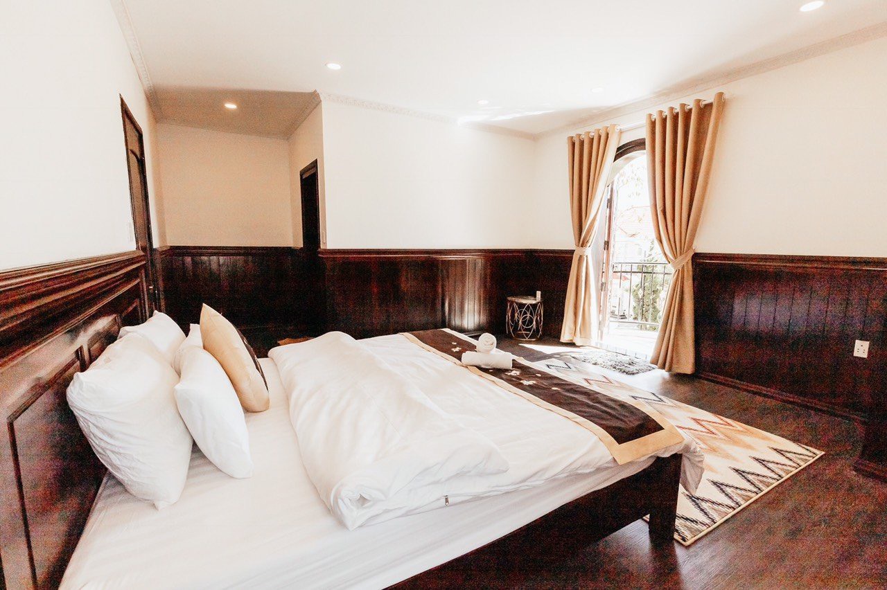 NAM HỒ 8.3 VILLA