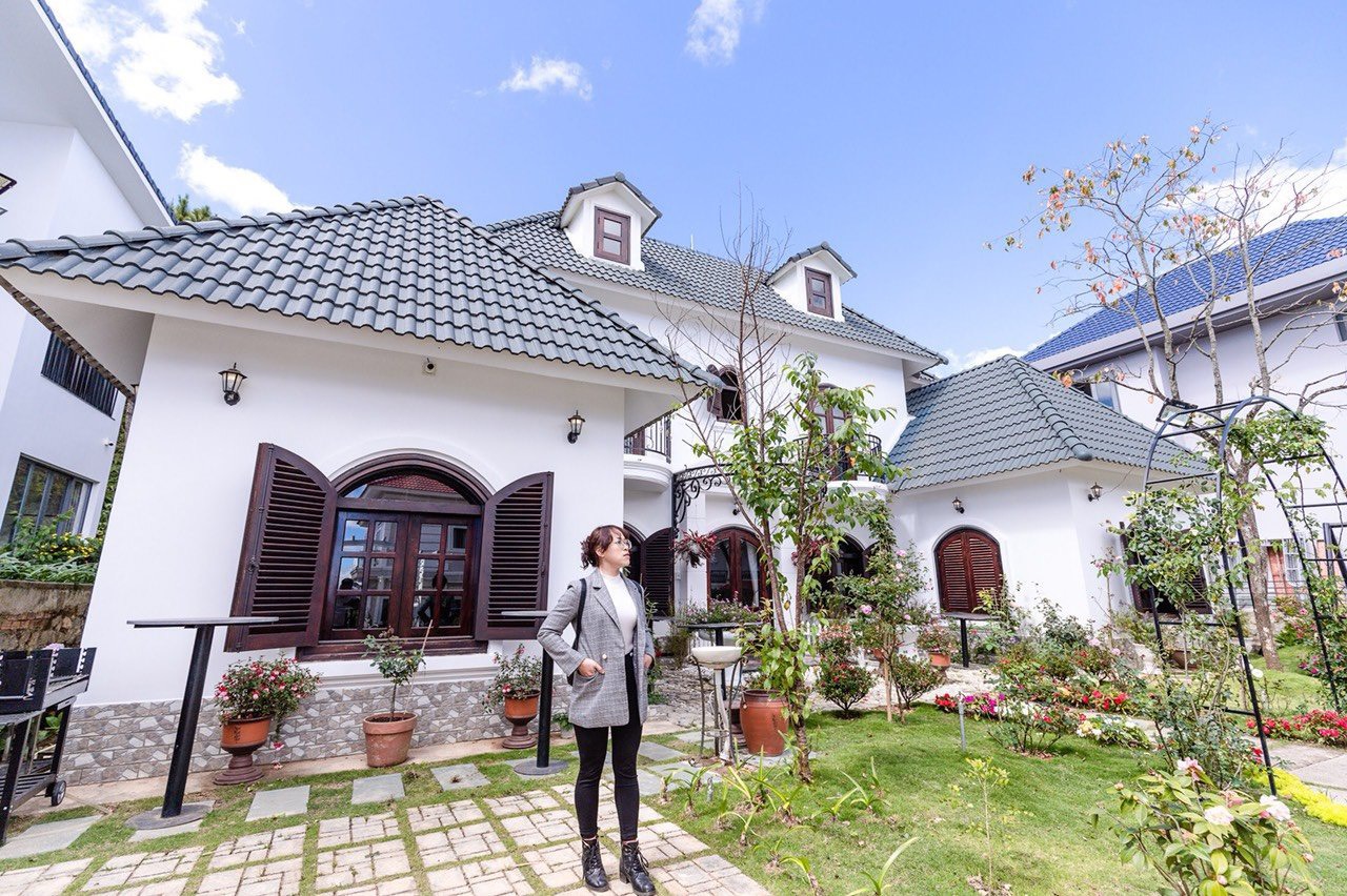 NAM HỒ 8.3 VILLA