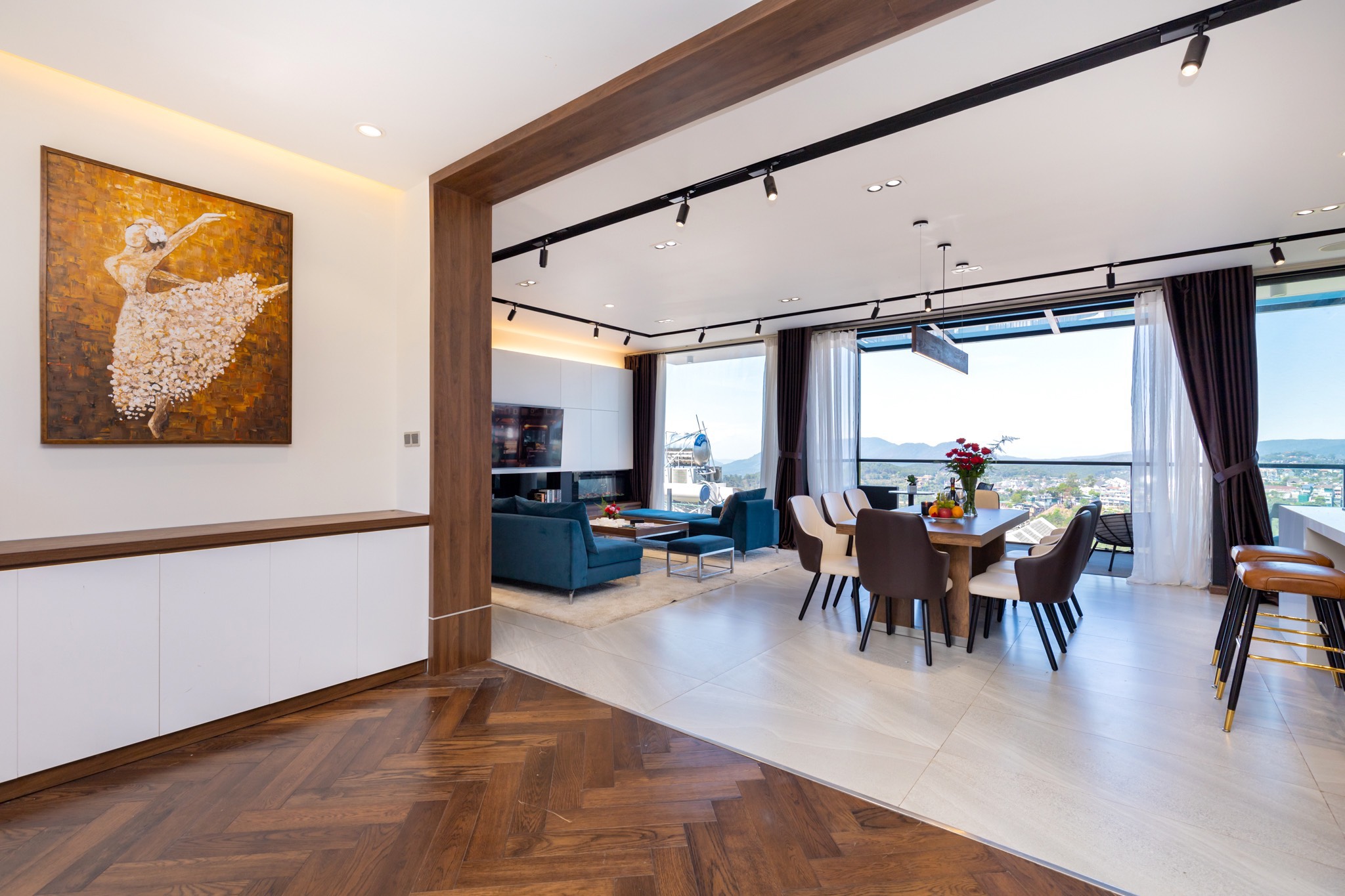 B12 VILLA
