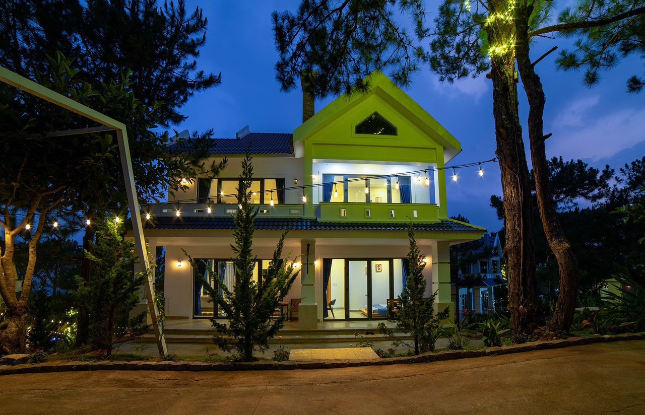SUNRISE VILLA