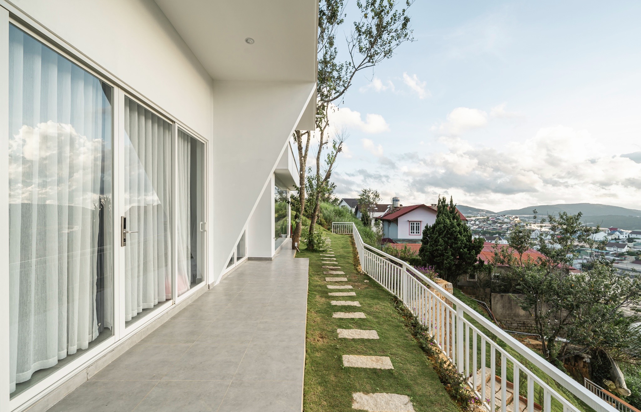 HỒ BƠI NGUYỄN SIÊU 2