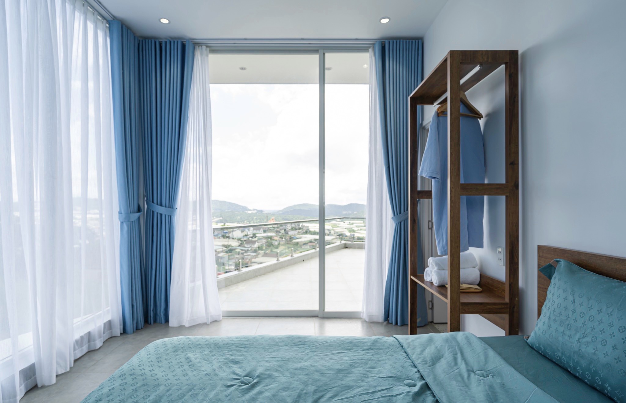 HỒ BƠI NGUYỄN SIÊU 2