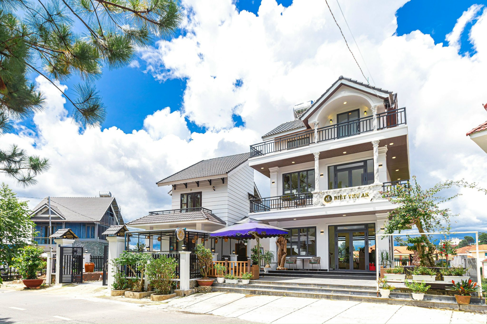 AK VILLA