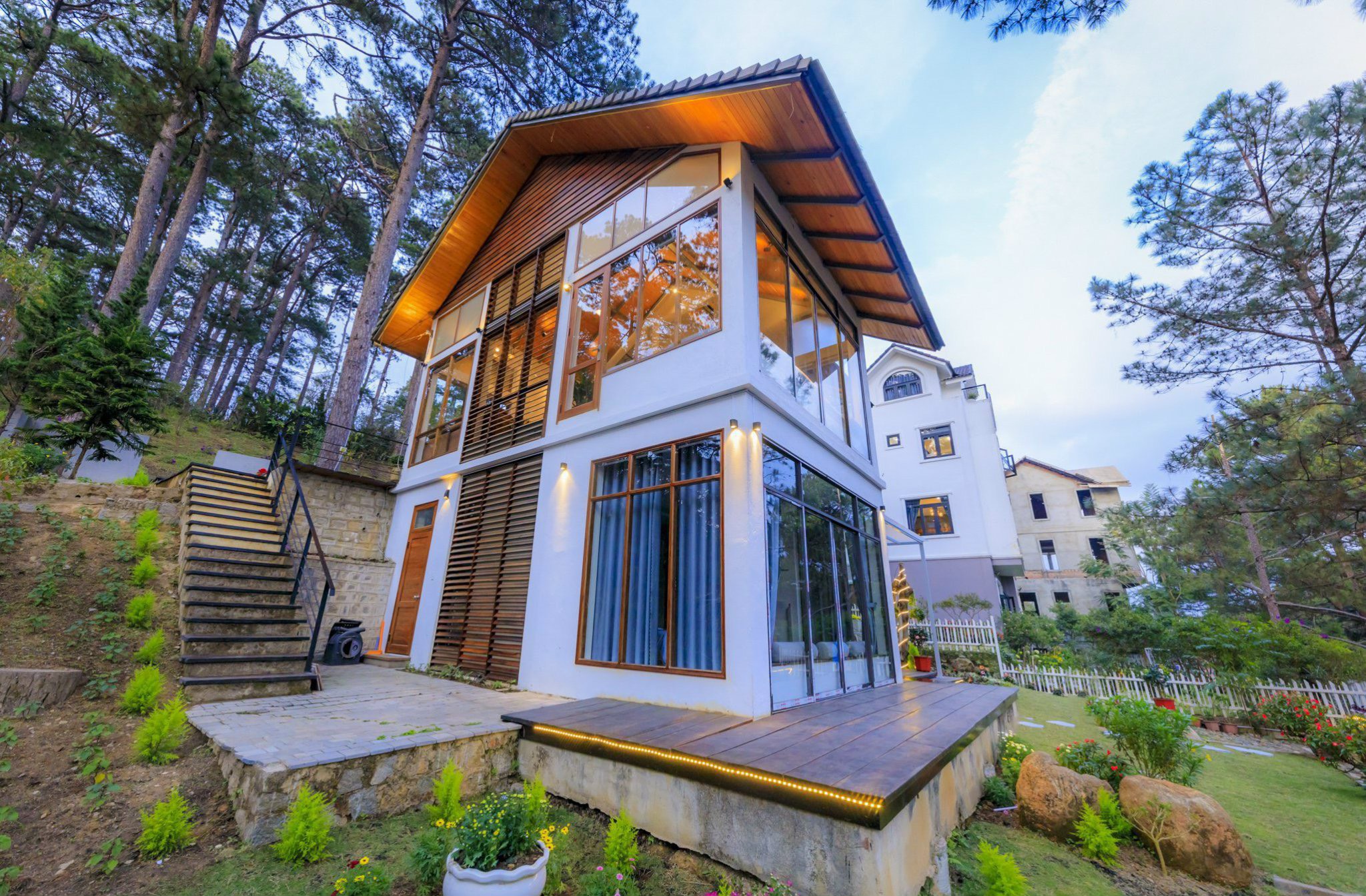 VILLA 3 PHÒNG NGỦ - KHỞI NGHĨA BẮC SƠN
