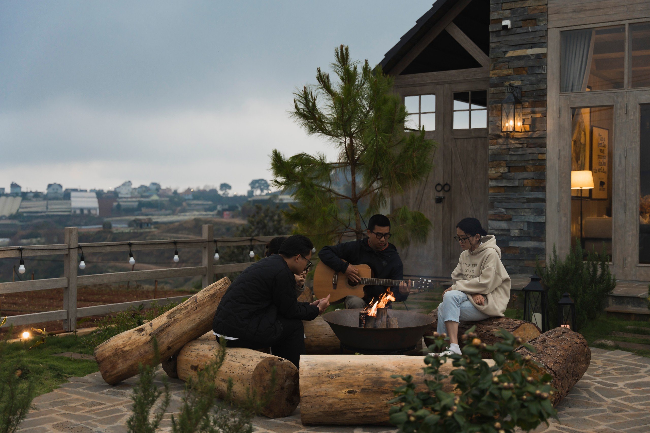 NHÀ CỦA GẤU – BEAR’S HOUSE