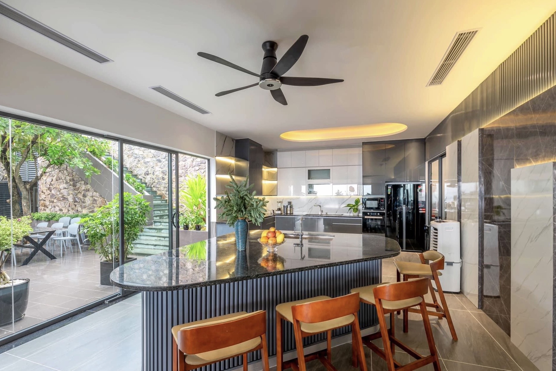 BIỆT THỰ B22 PHỐ BIỂN - NHA TRANG