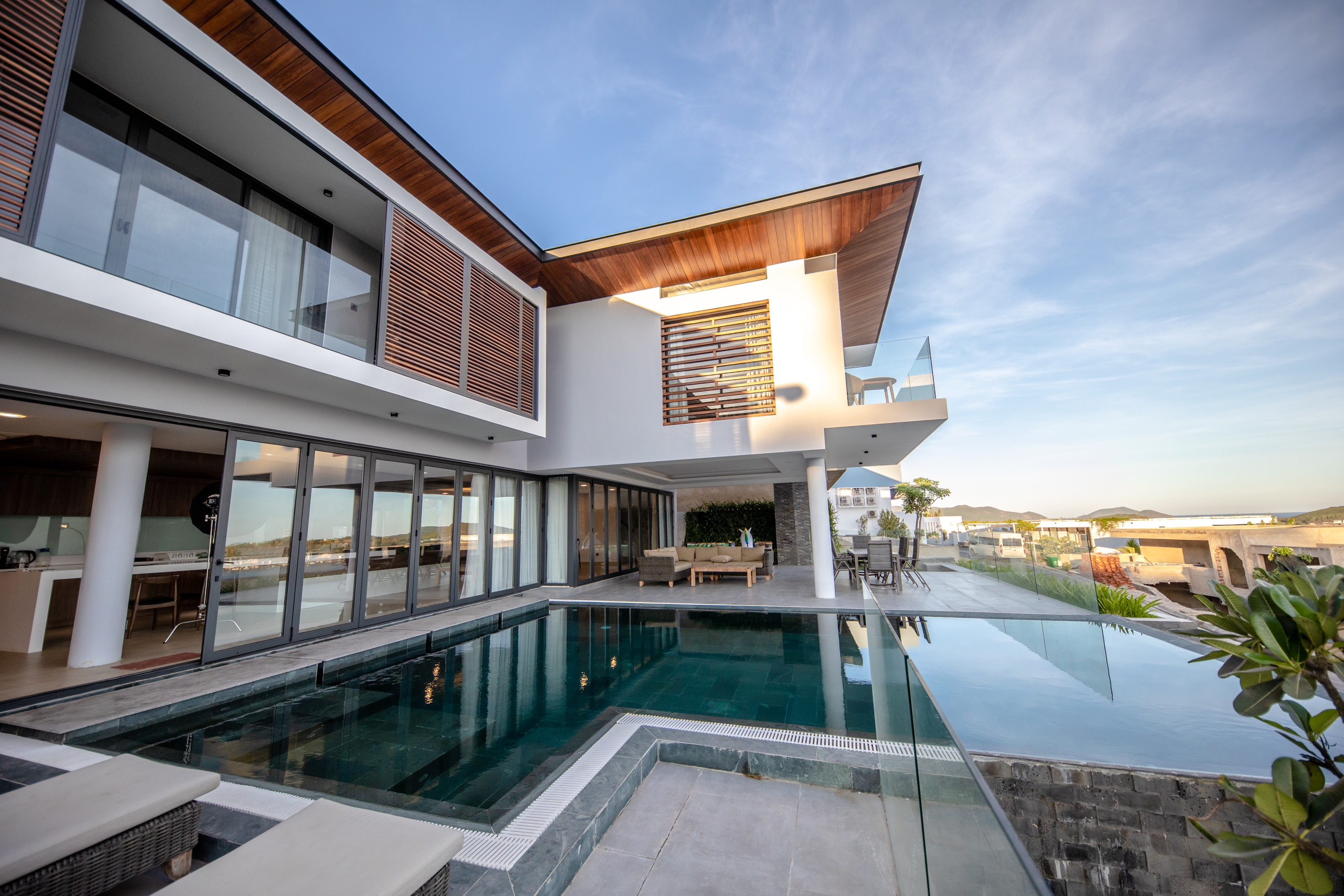 Oceanfront villa Anh Nguyễn lịch trống