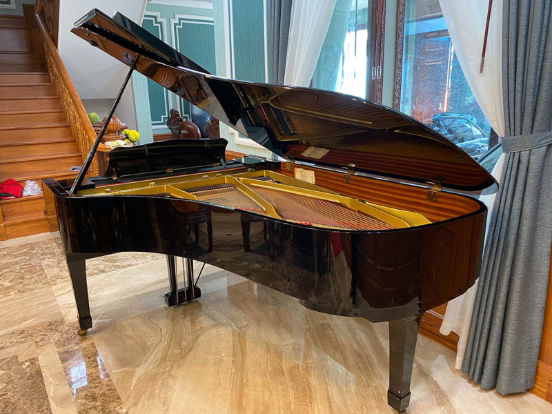 YAMAHA C7 PE
