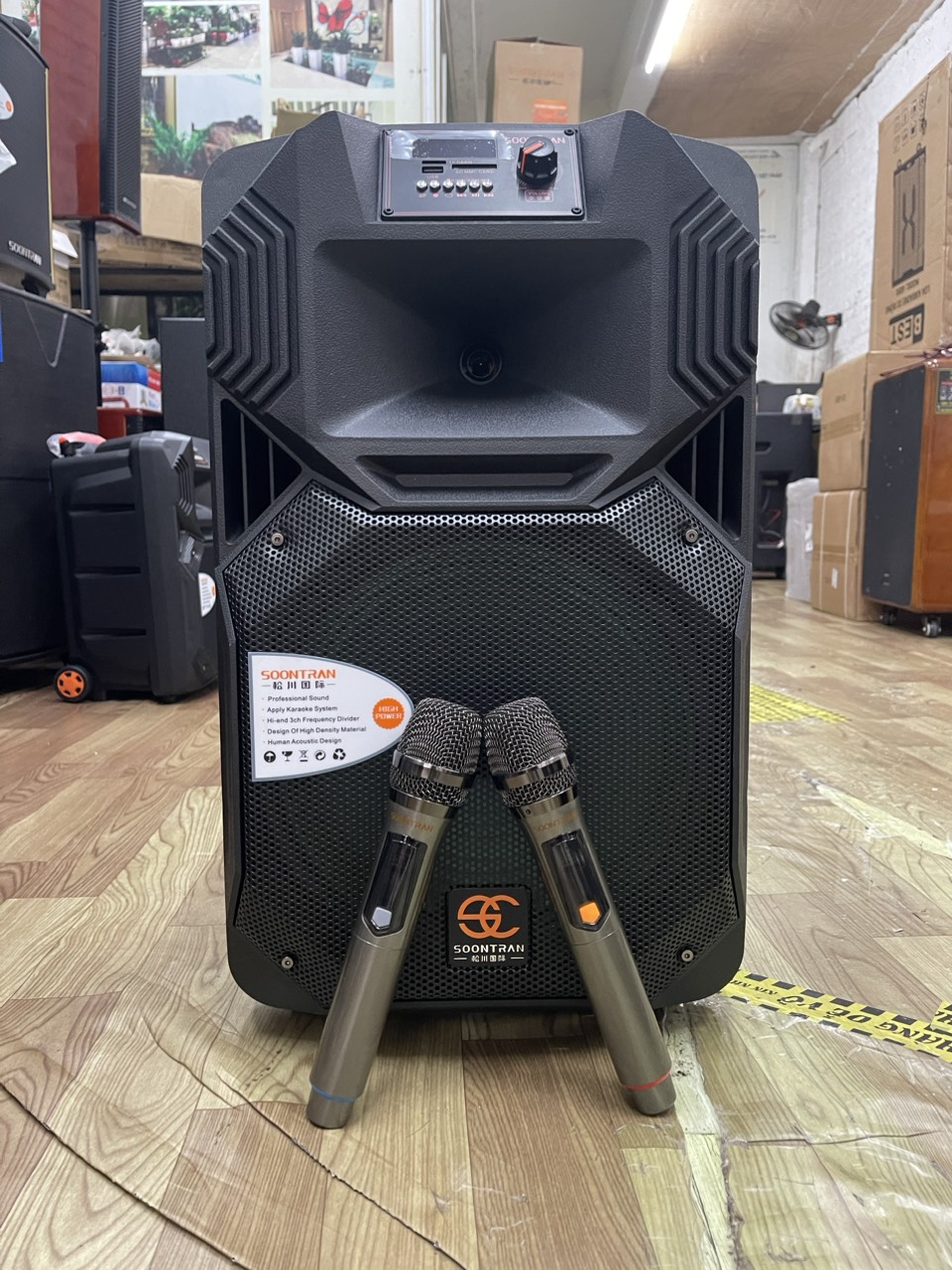 1. Giới thiệu về loa kéo Takes