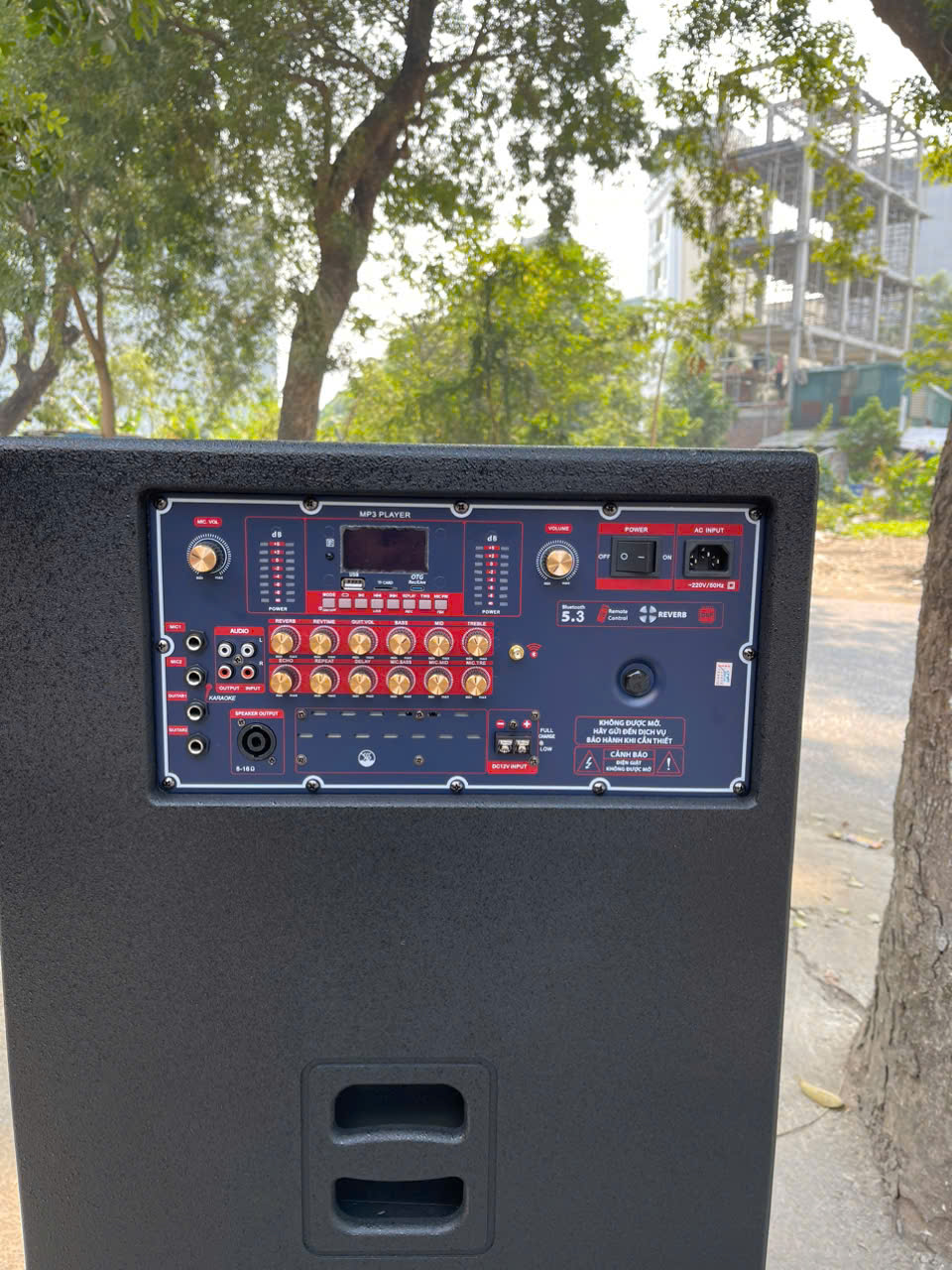 Loa tủ đứng SB 888 ( 2 BASS 40 )