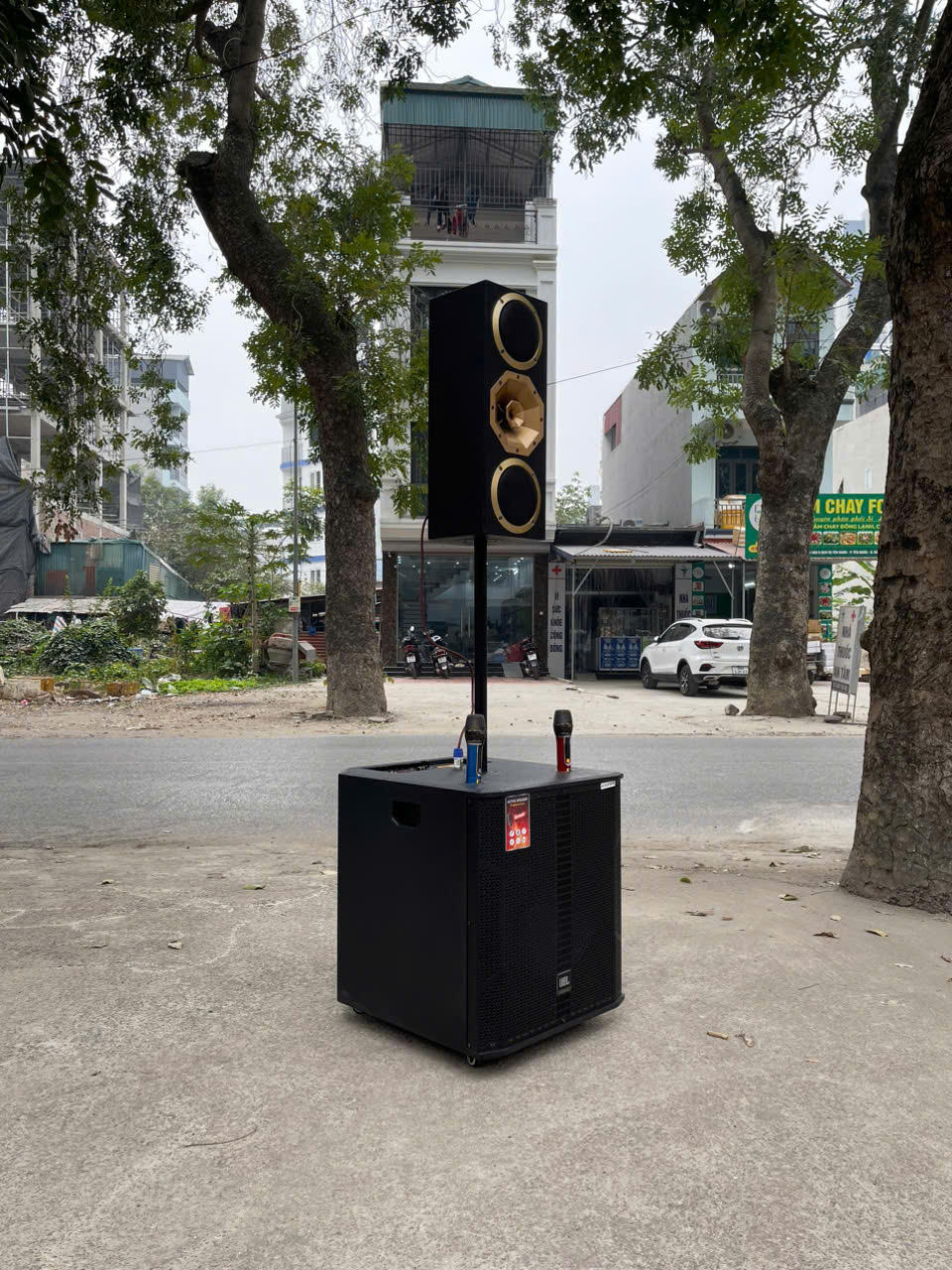 Loa Cột UBL C200