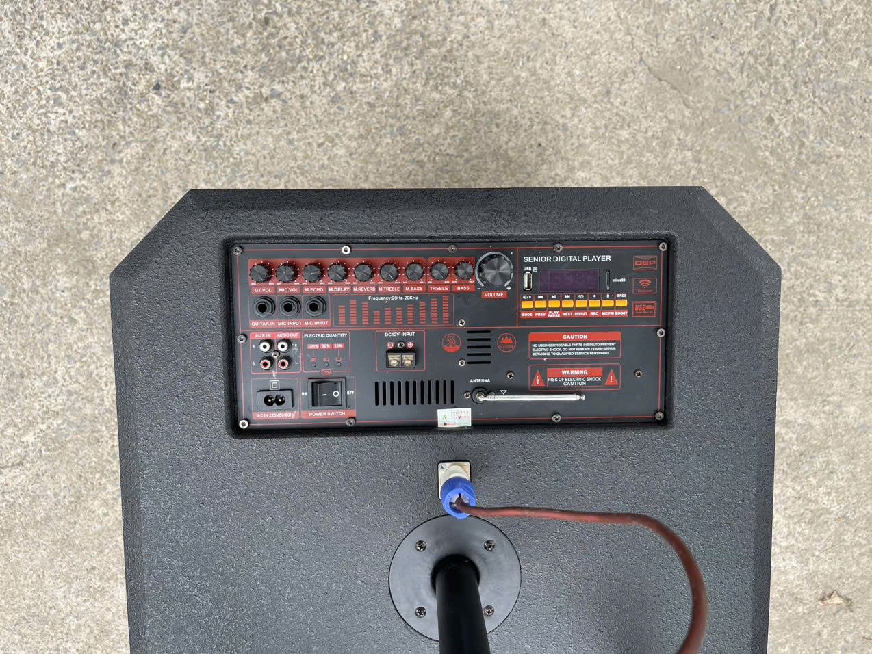 Loa Cột UBL C200