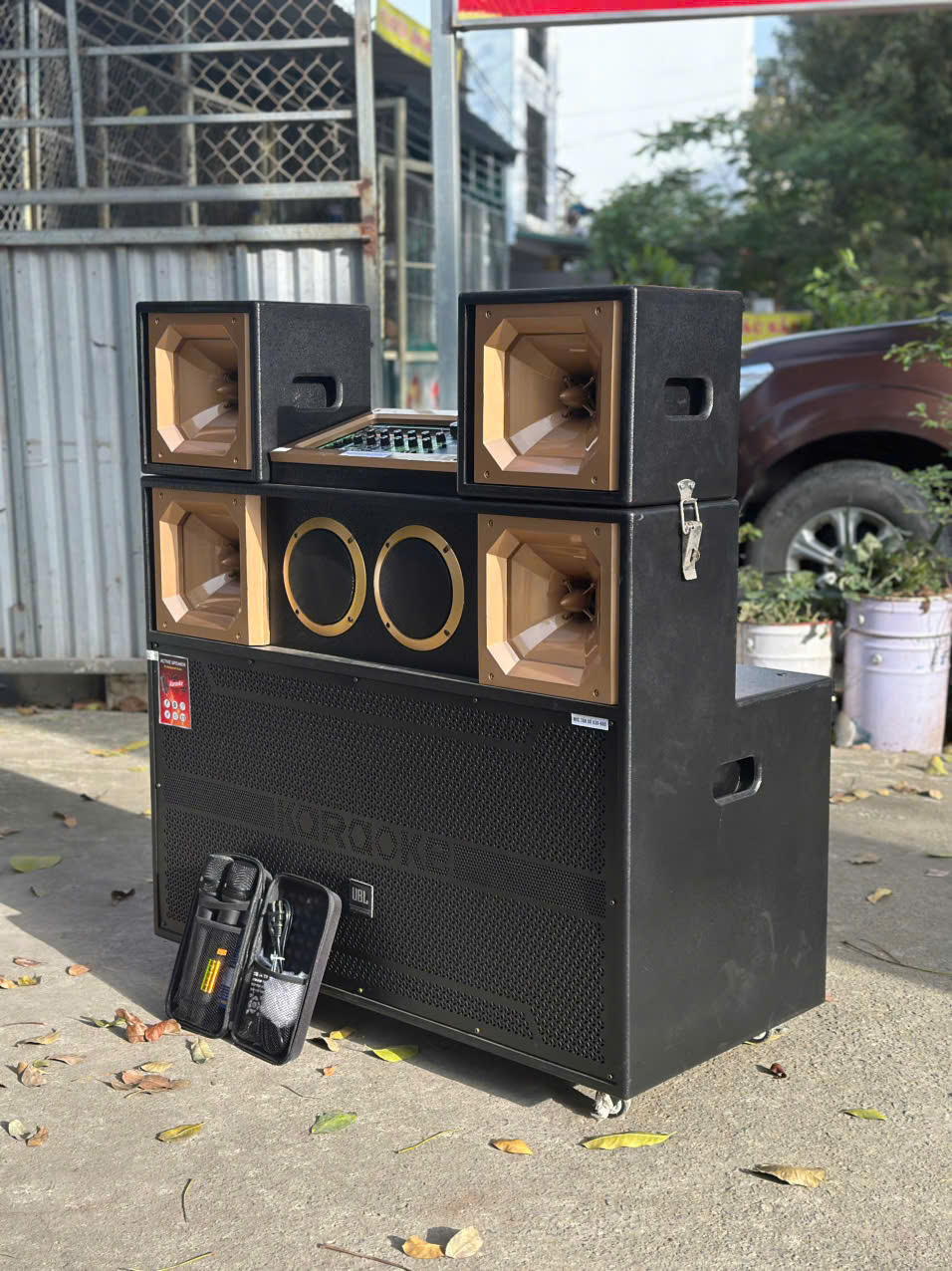 LOA TỦ NẰM UBL C1000 ( 2 BASS 50 )