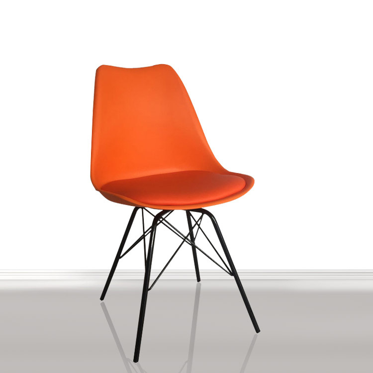 Ghế Eames lưng nhựa có nệm chân sắt màu đen GCF-12