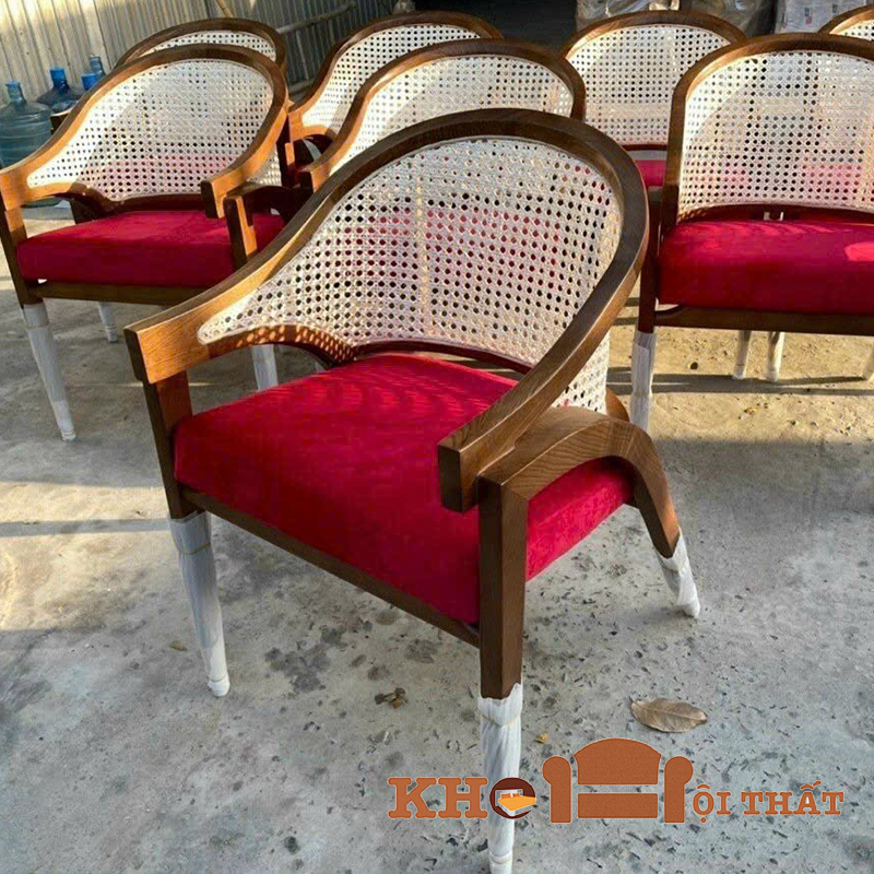 Ghế nhà hàng Womly gỗ tần bì chân bọc đồng GG-03