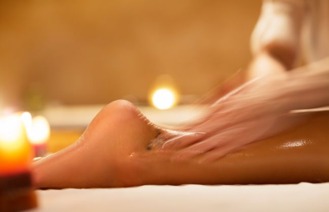 CÁC PHƯƠNG PHÁP MASSAGE CHÂN HIỆU QUẢ