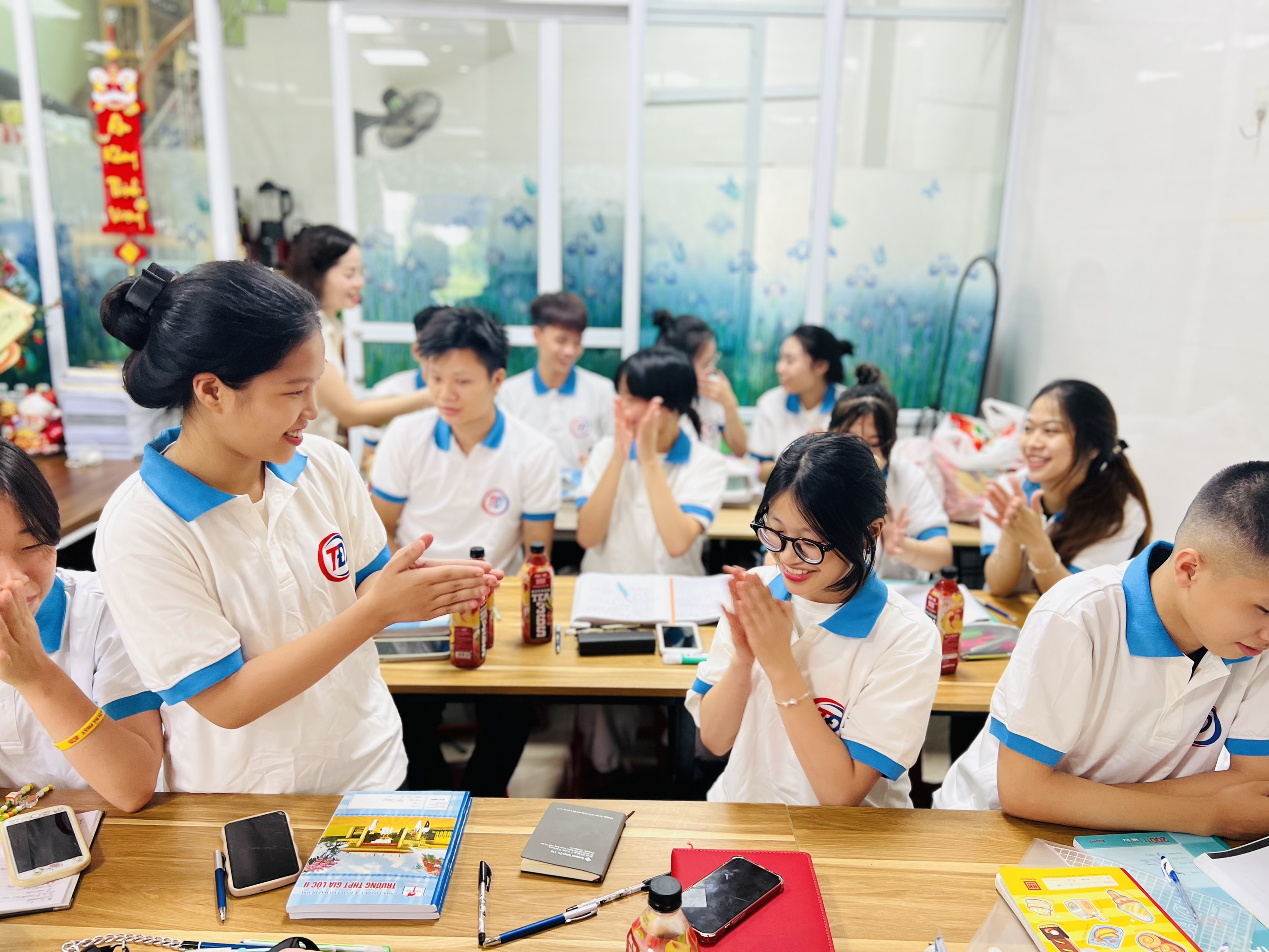 KHAI GIẢNG LỚP TIẾNG TRUNG CHO CÁC BẠN HS 2K6