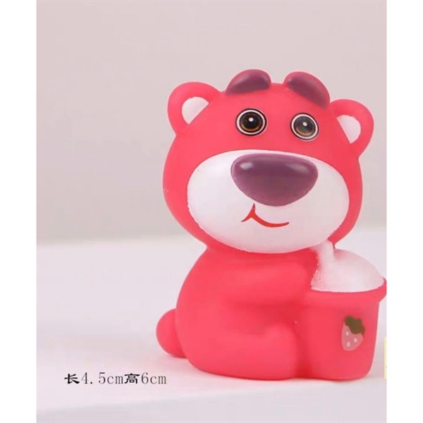 Gấu Dâu Uống Trà Sữa (nhựa mềm)