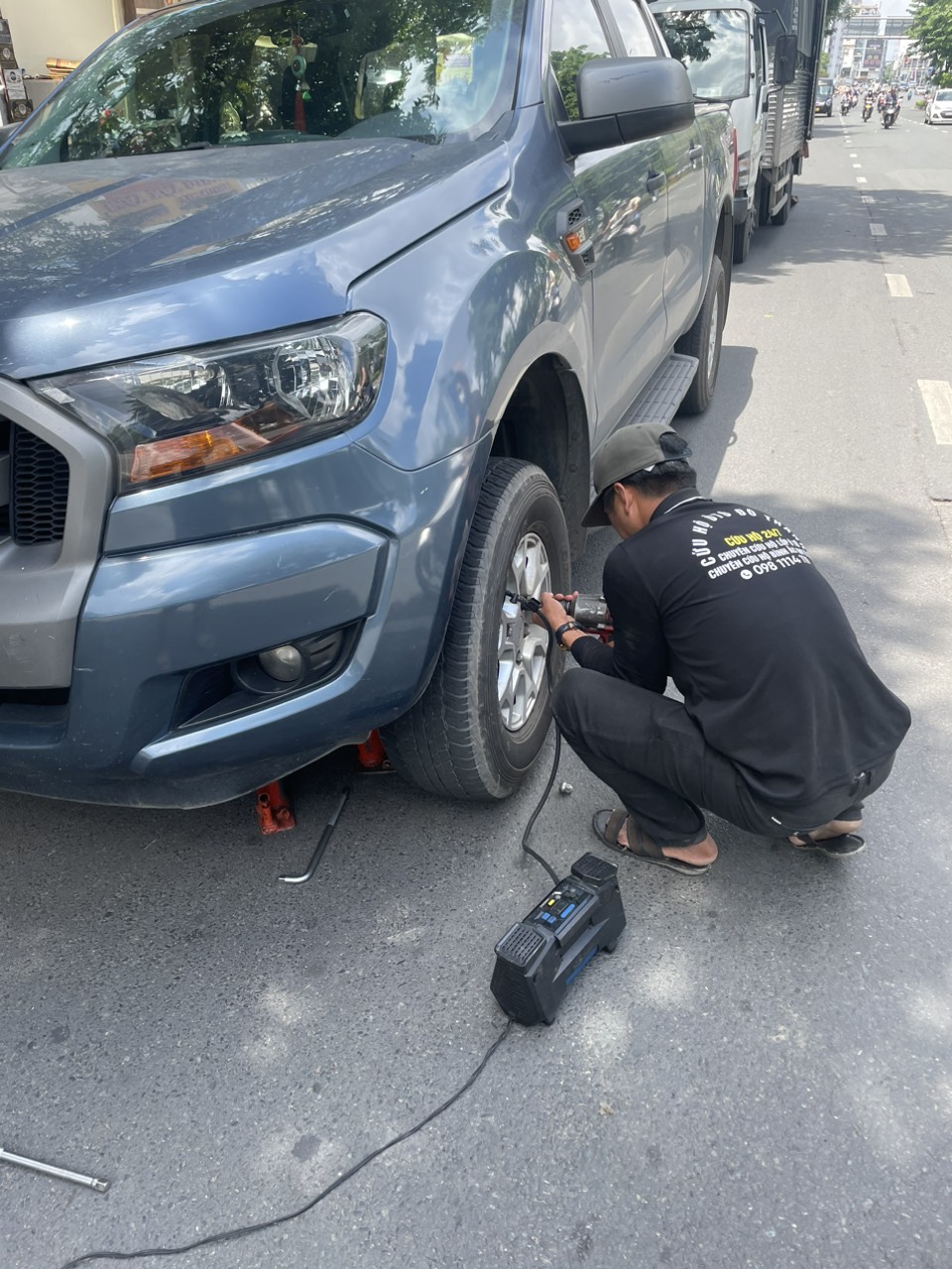 Vá lốp ô tô Phú Nhuận