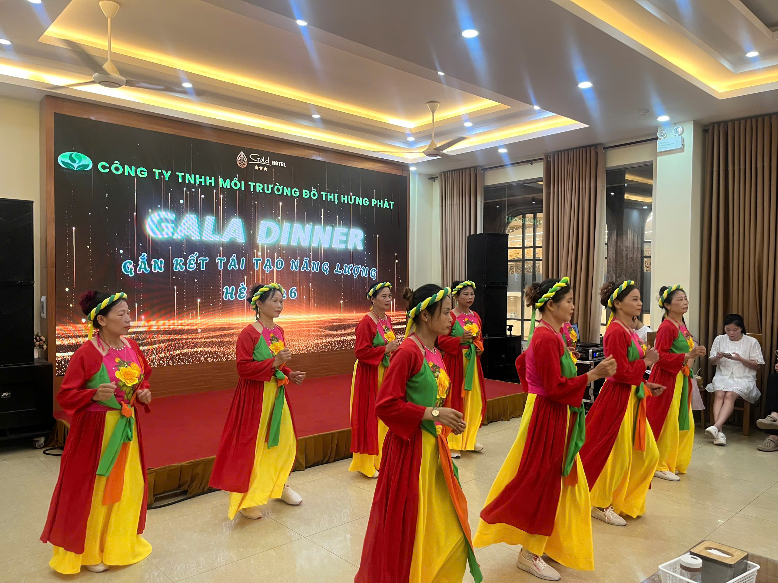 Những tiếng cười, câu quan họ và kỷ niệm đẹp của Công ty TNHH Môi trường                                           Đô thị Hưng Phát tại Gold Sầm Sơn