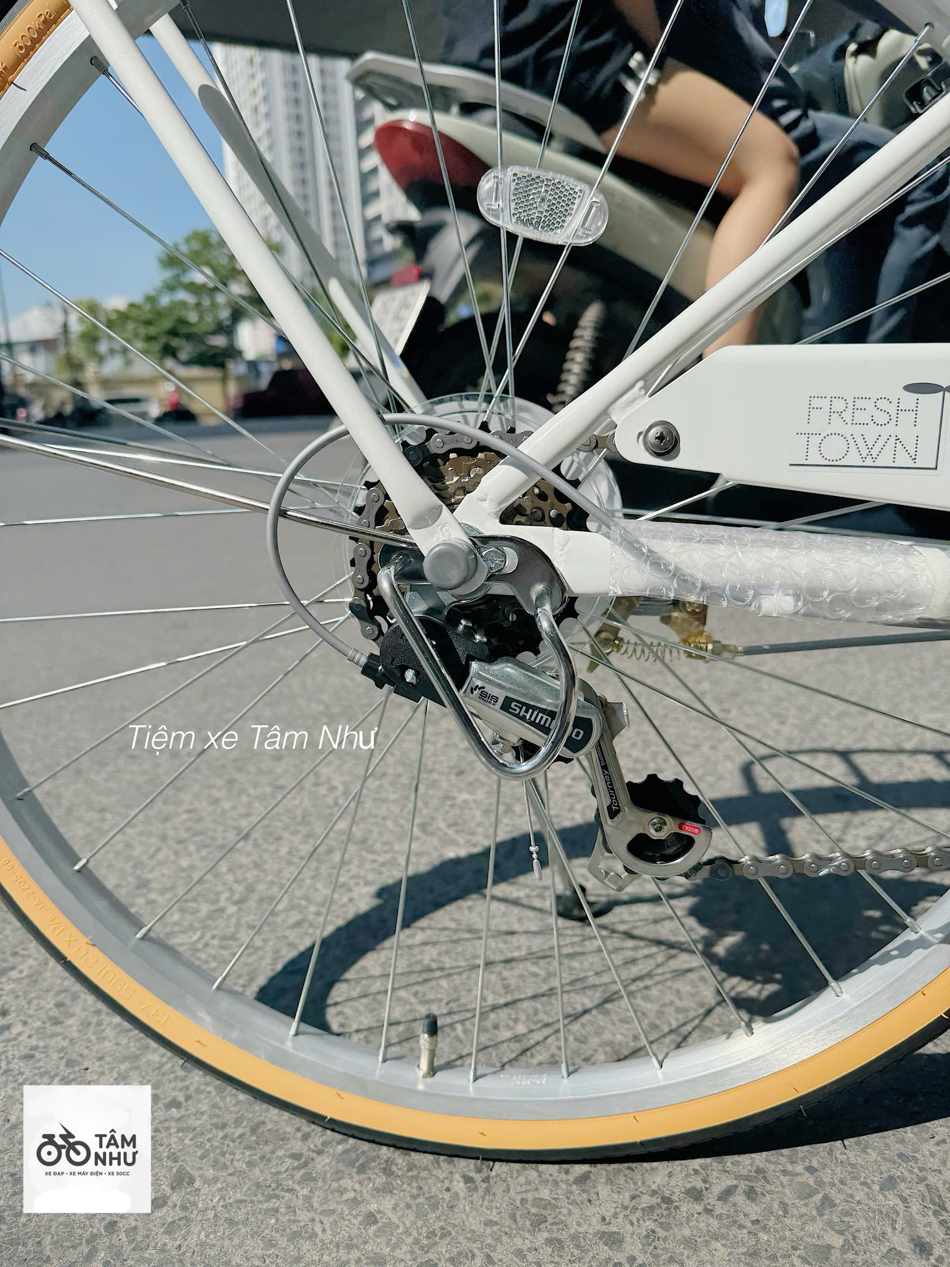 Xe Đạp Cào Cào Maruishi FRESH TOWN - Trắng