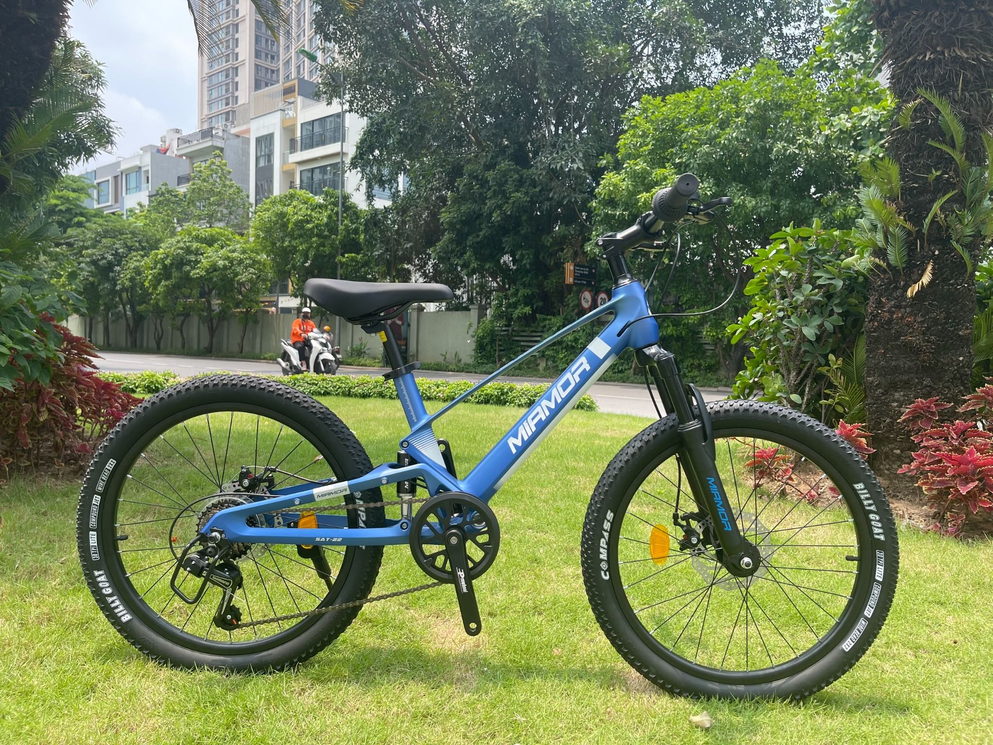 XE ĐẠP TRẺ EM MIAMOR SATUM 22" -  Xanh Đậm