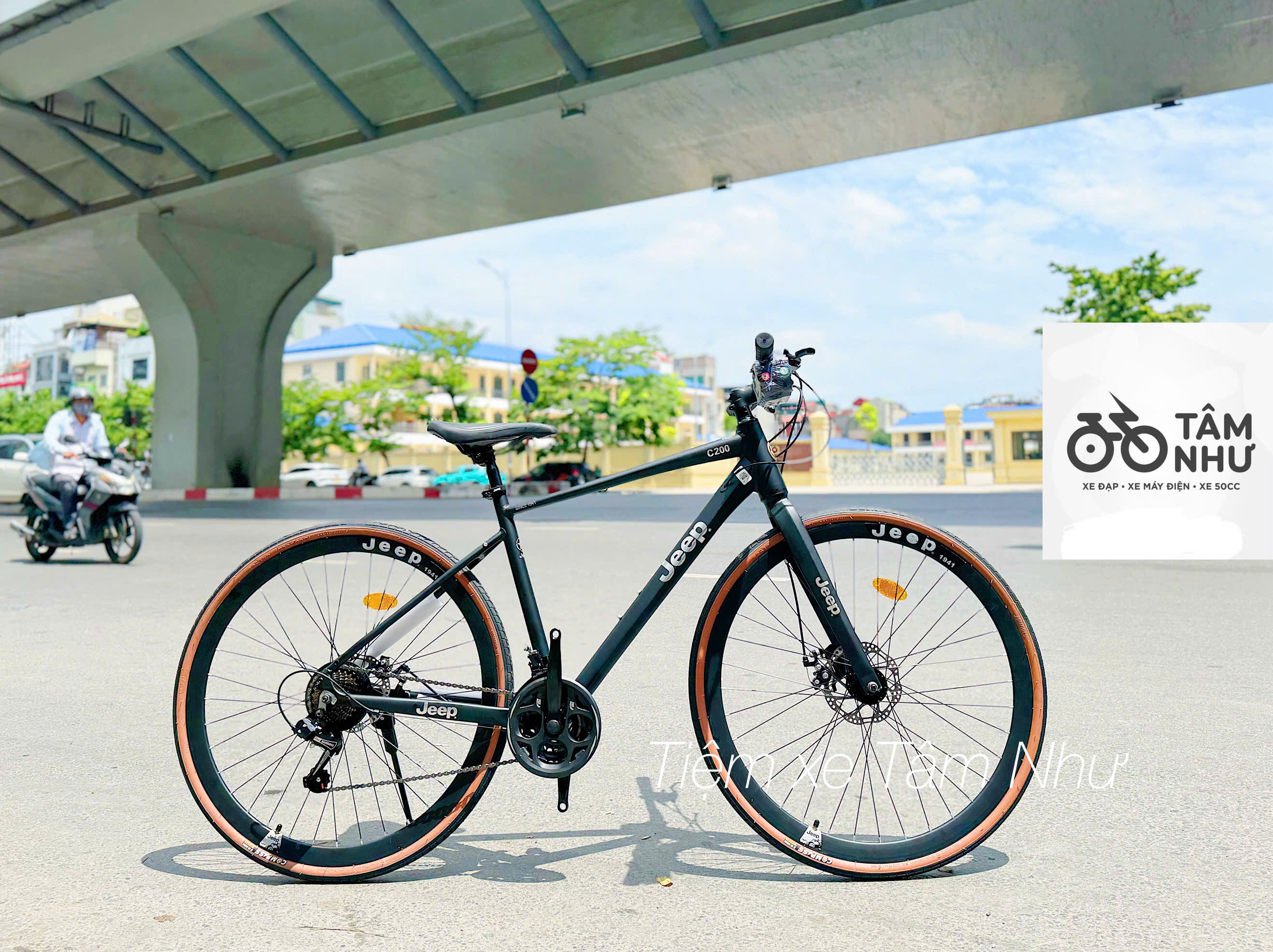 Xe Đạp Thể Thao Touring Jeep C200 2024 Bánh 700c