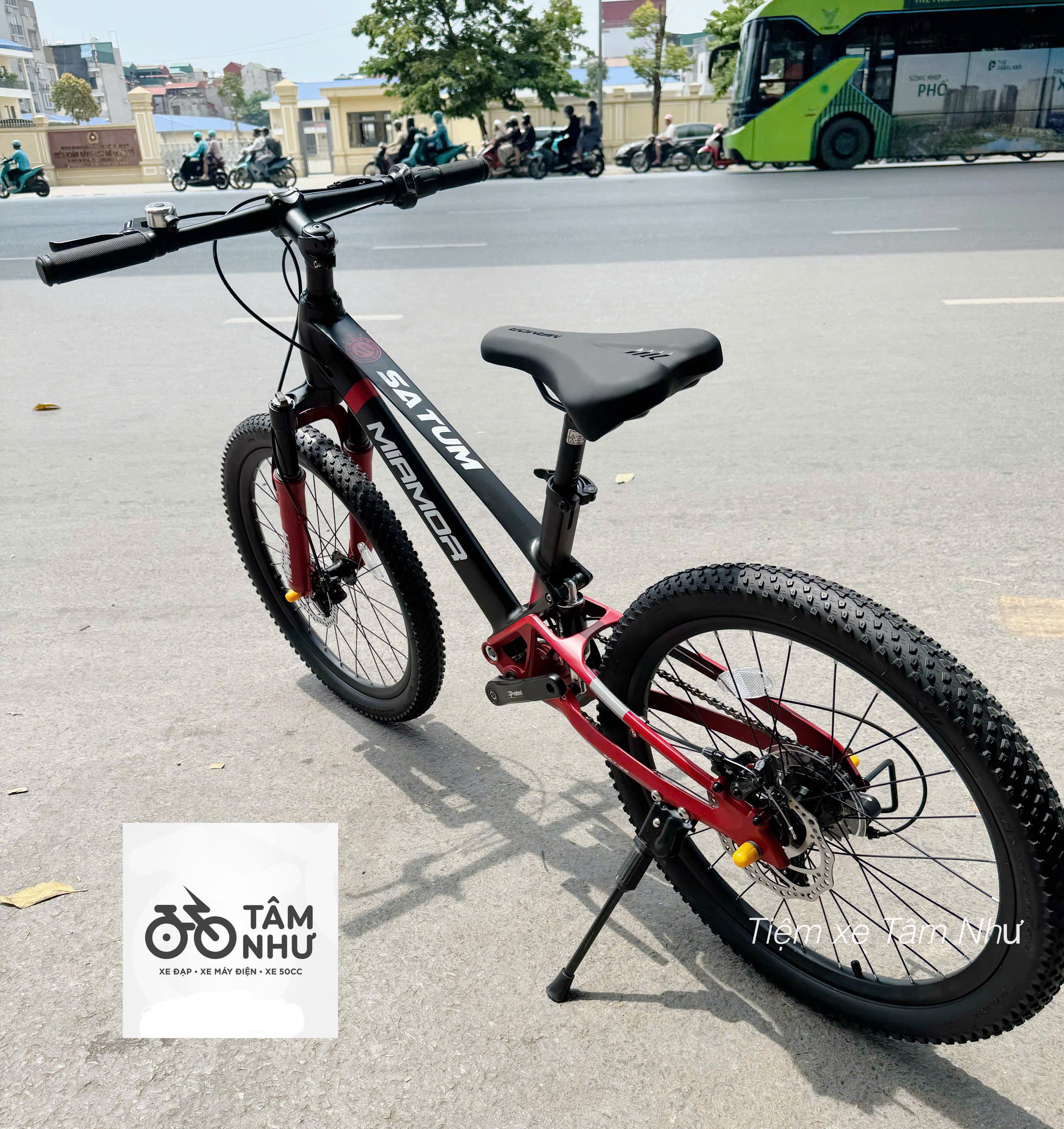 XE ĐẠP TRẺ EM MIAMOR SATUM 22" -  Đen Đỏ