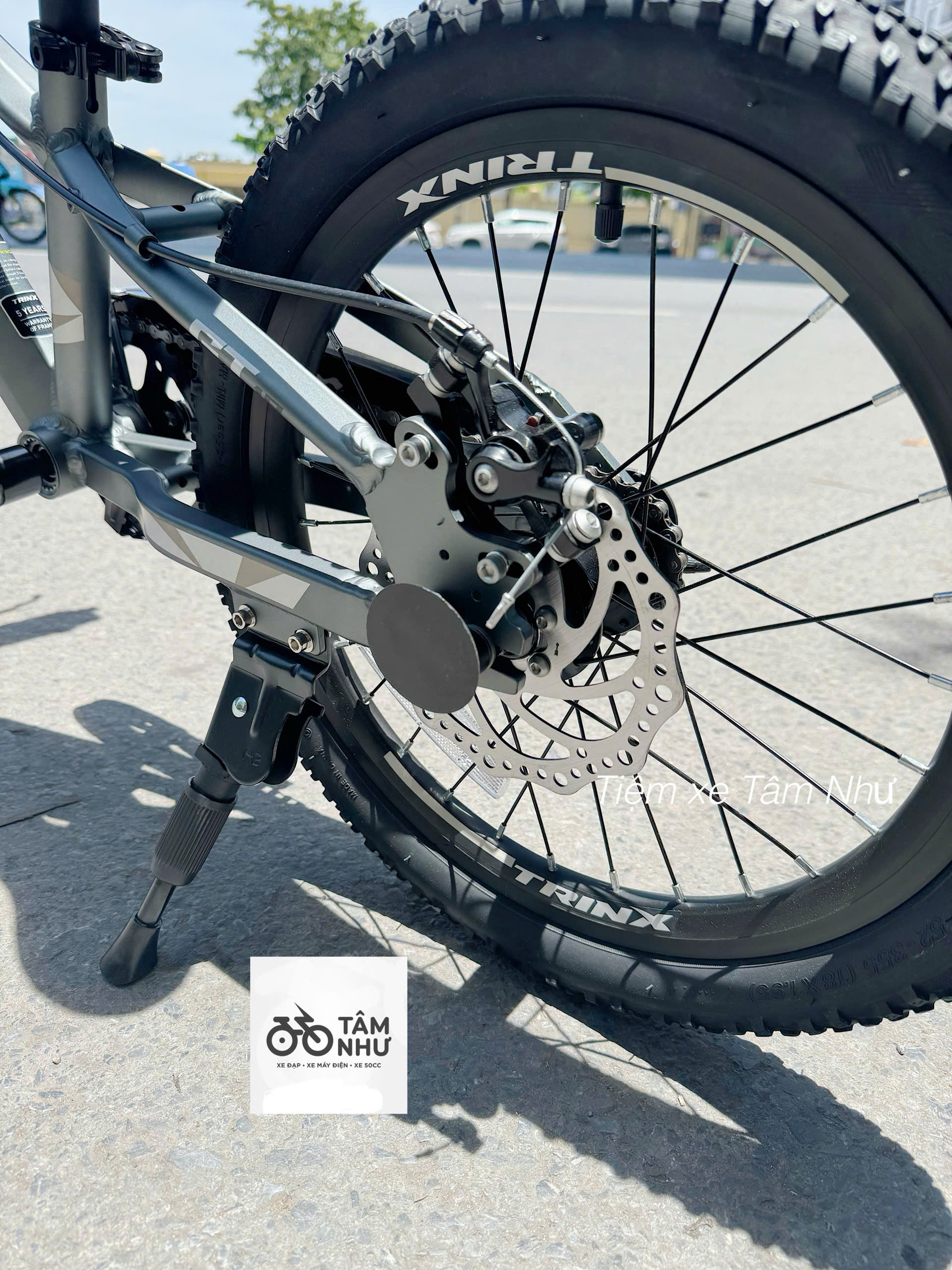Xe đạp Trẻ Em Trinx GT 18 INCH - Ghi Đen