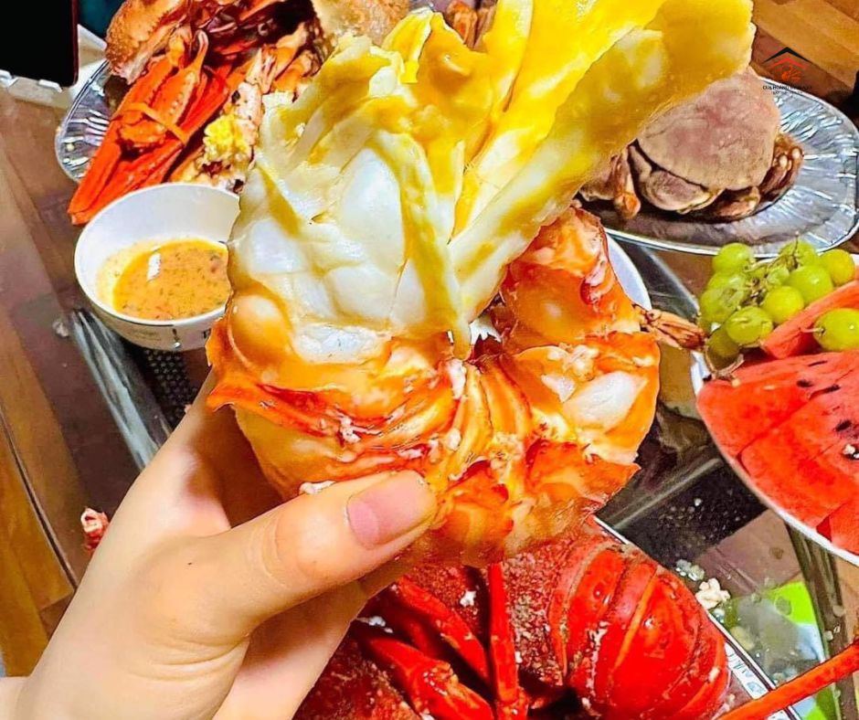 TÂM ĐIỂM BÀN TIỆC TẤT NIÊN - TÔM HÙM XANH KHÁNH HÒA