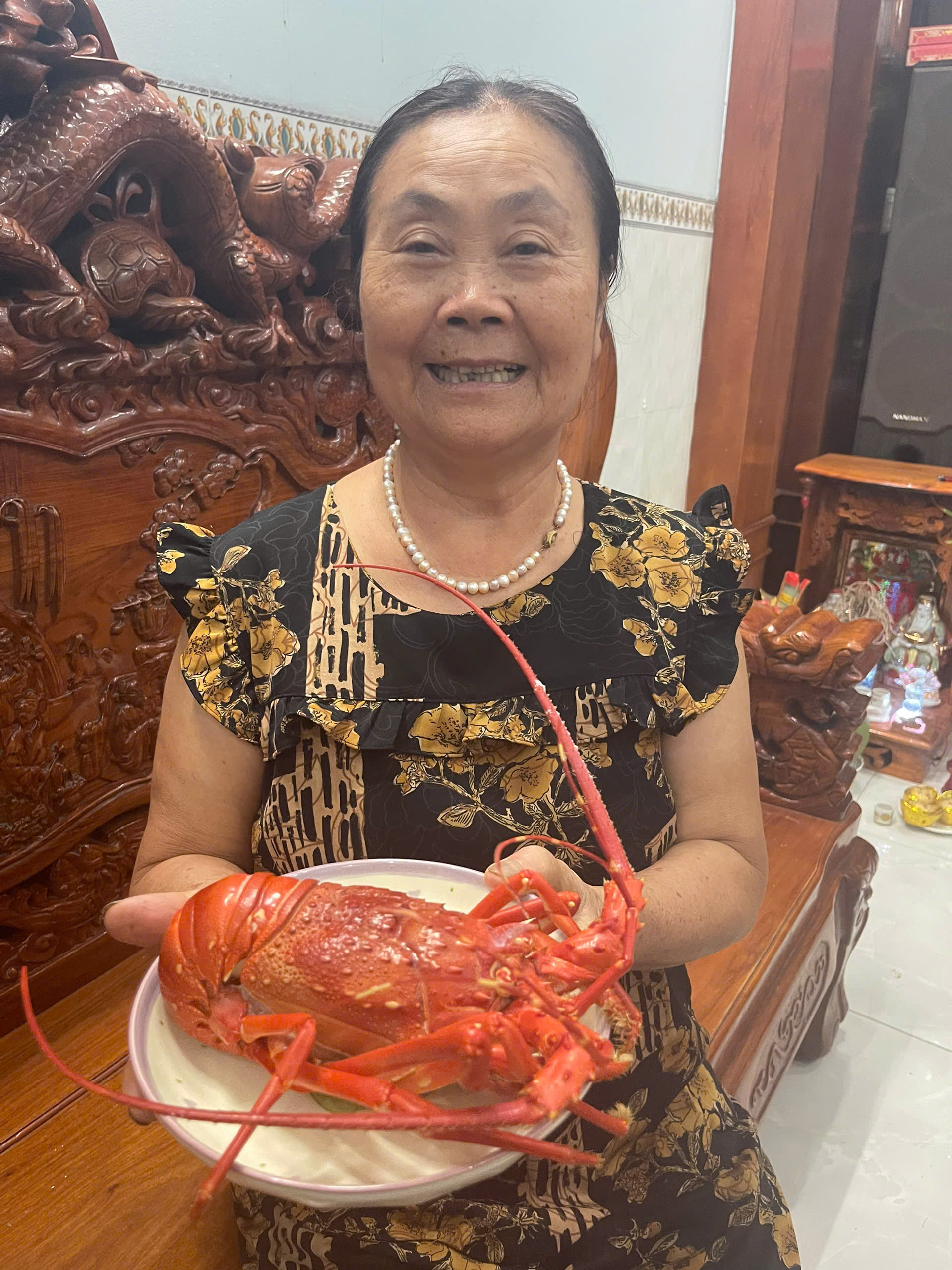 MÂM CƠM VU LAN THÊM TRỌN VẸN – TÔM HÙM, CUA HOÀNG ĐẾ GIÁ ĐẶC BIỆT