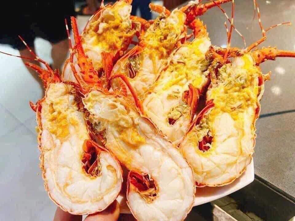 Hè này ăn gì bổ? Bào ngư Hàn Quốc và tôm hùm bông lên ngôi