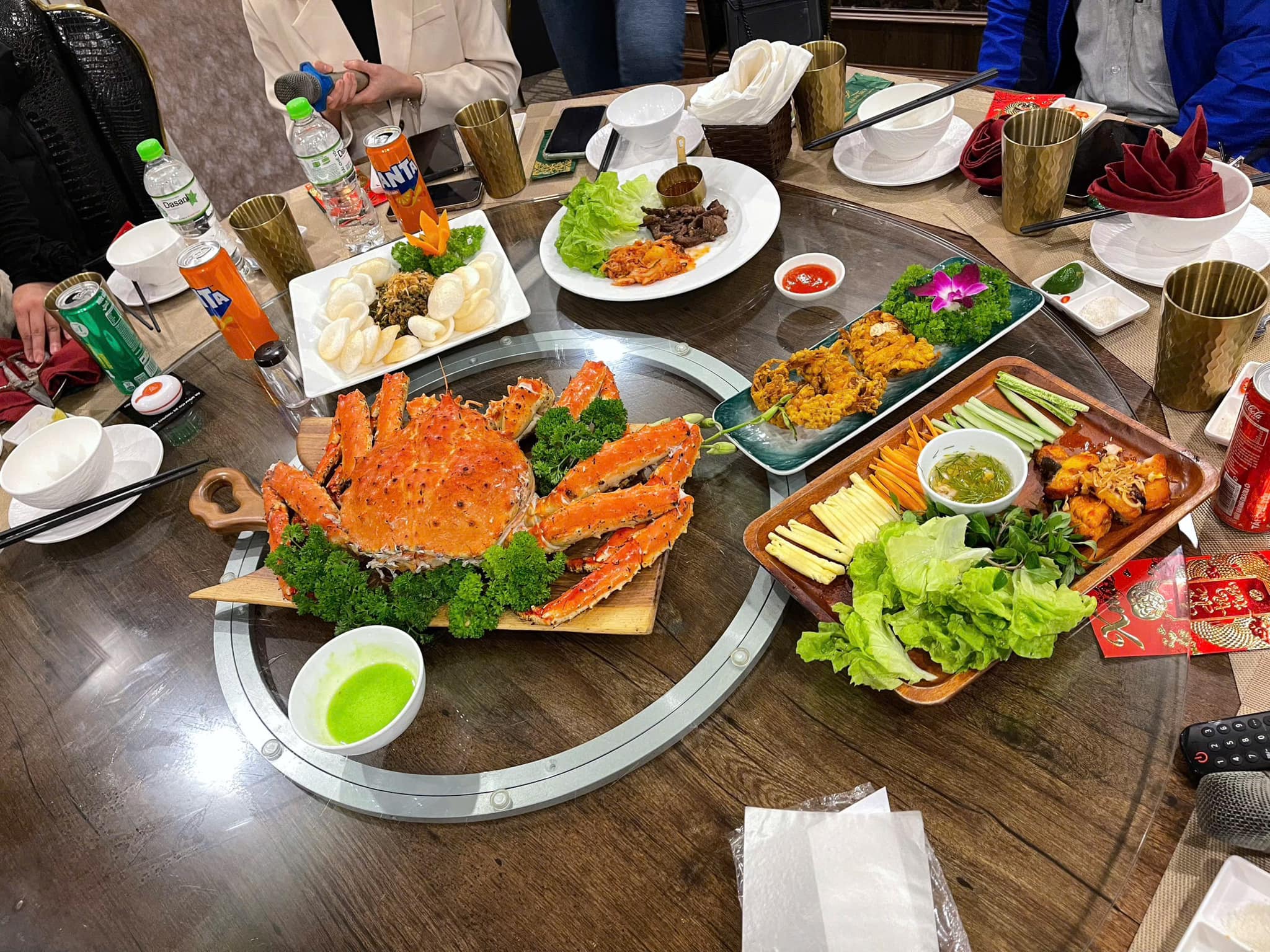 Lễ 30/4 – Cùng gia đình quây quần bên bàn tiệc hải sản sang trọng!