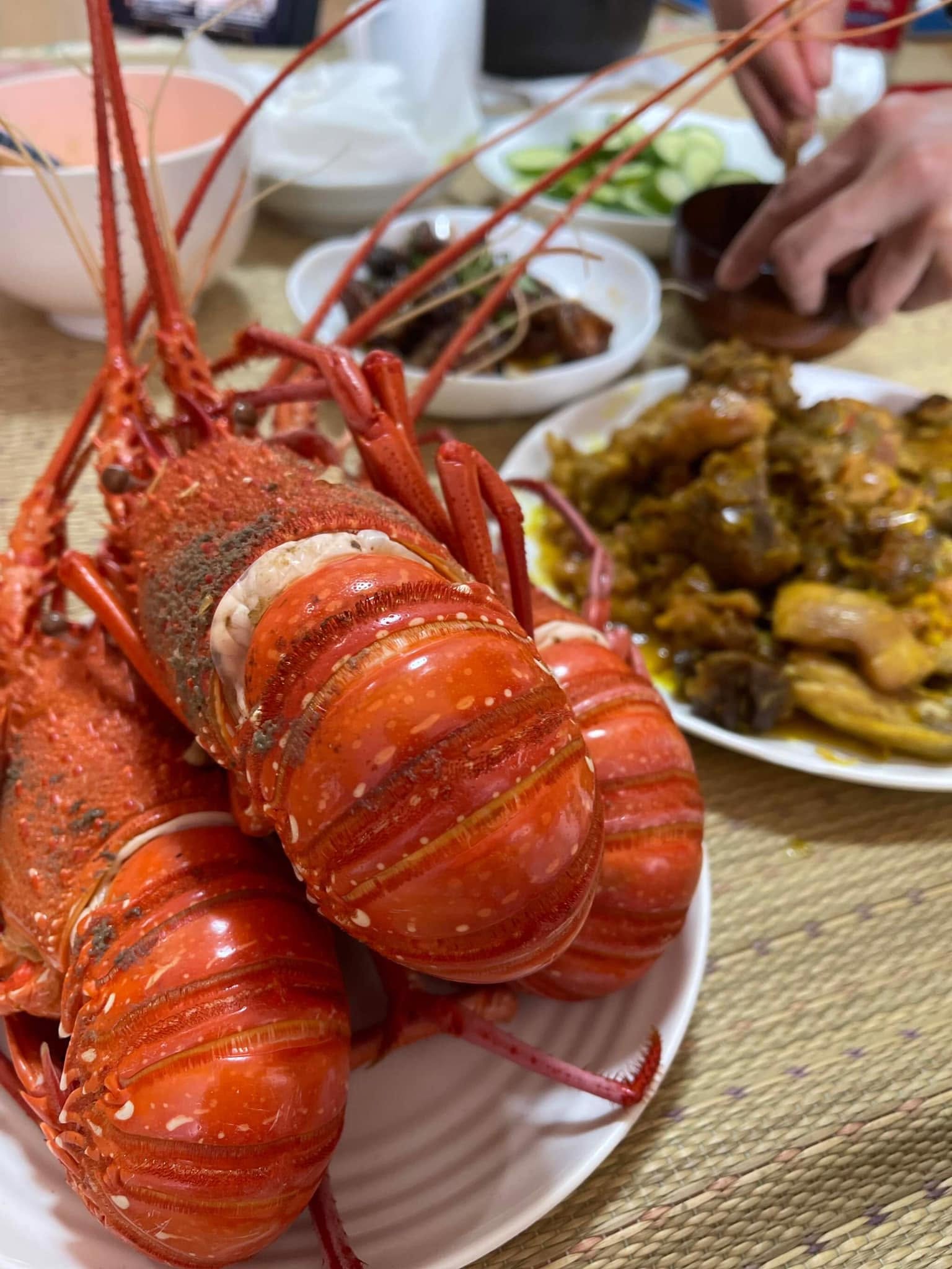 QUÀ TẶNG 20/10 CAO CẤP NÊN CHỌN GÌ? TIÊU CHÍ CHỌN HẢI SẢN BIẾU TẶNG