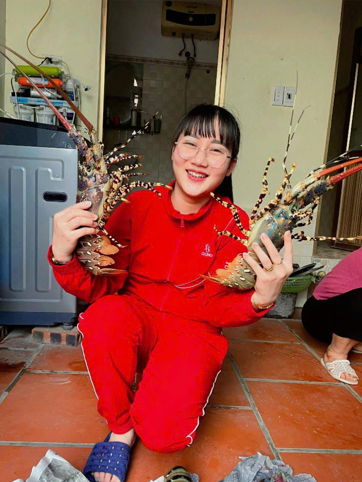 TÔM HÙM BÔNG – TINH HOA CỦA BIỂN VIỆT, CHUẨN VỊ CHO BÀN TIỆC ĐẲNG CẤP