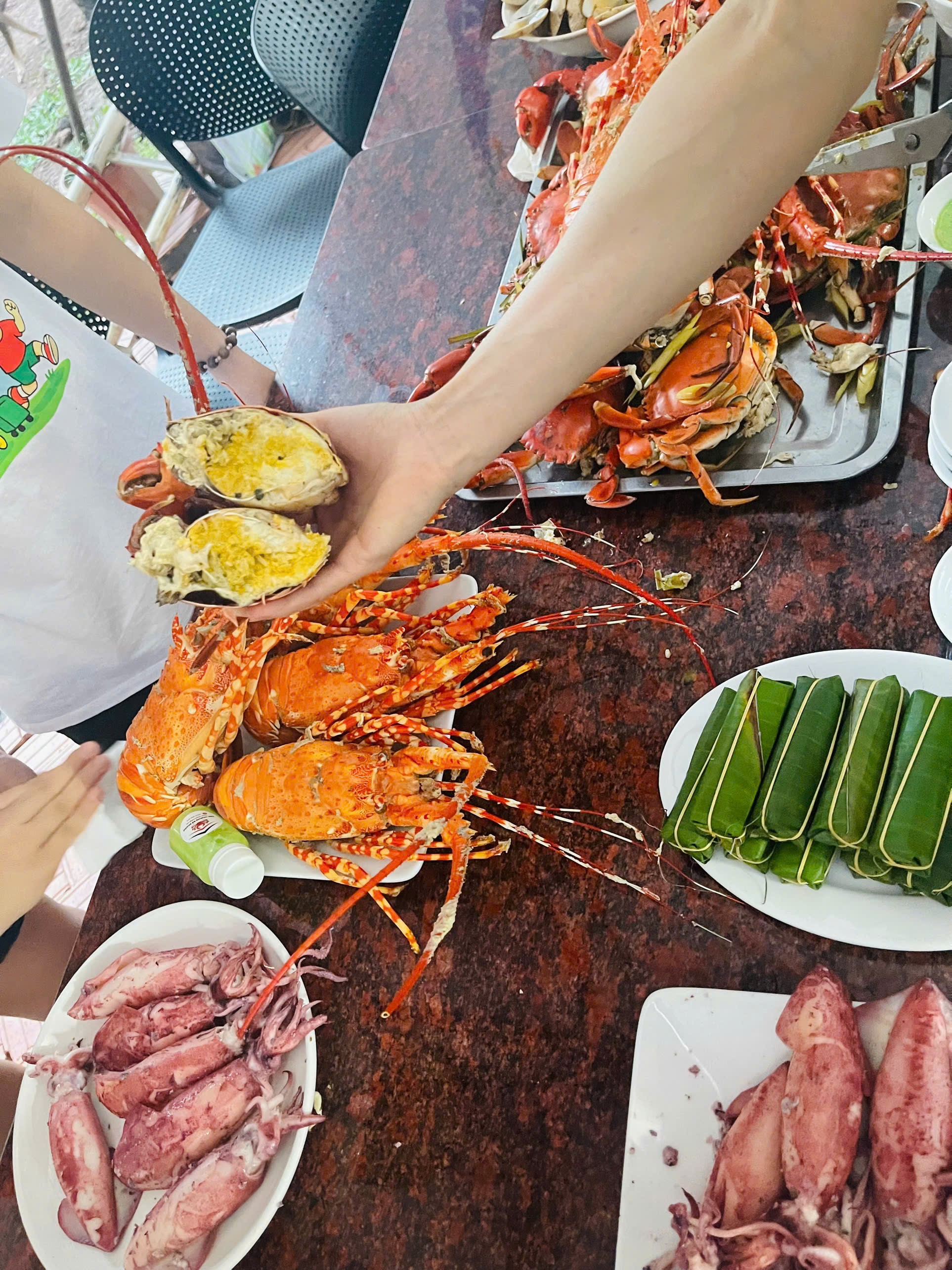 2/9 ĂN GÌ CHO SANG? GỢI Ý MÓN HẢI SẢN TỪ CUA HOÀNG ĐẾ ĐẾN BÀO NGƯ