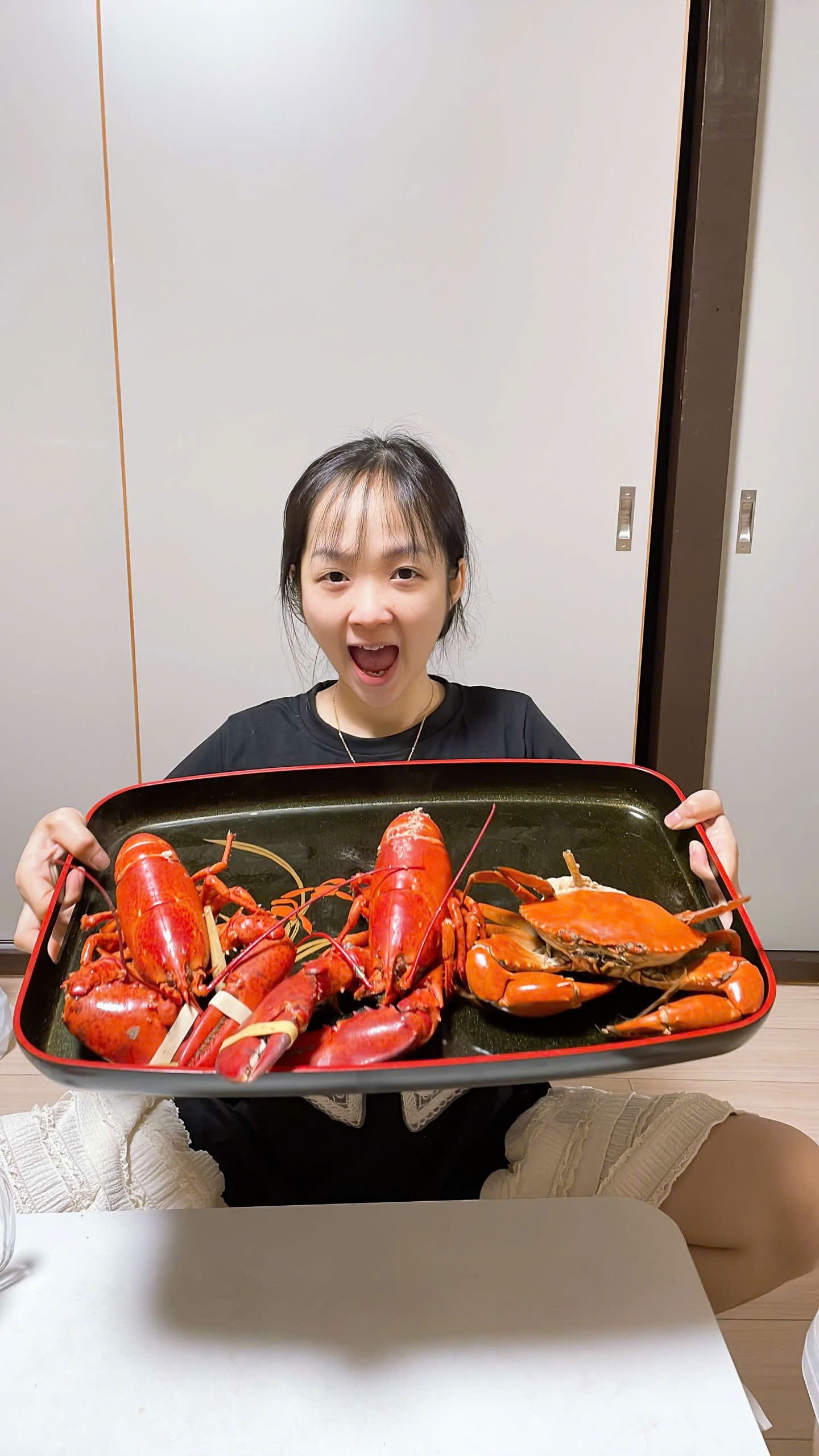 HẢI SẢN CAO CẤP 2/9: CUA HOÀNG ĐẾ, TÔM HÙM, BÀO NGƯ CHUẨN NHÀ HÀNG