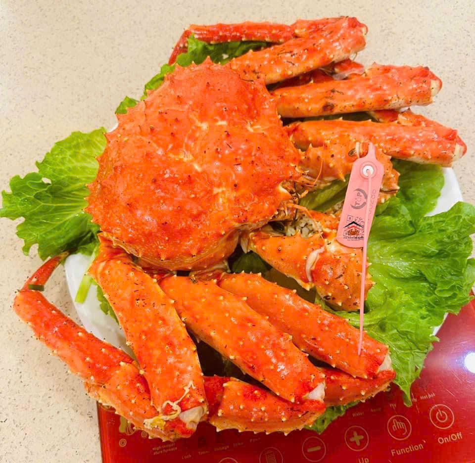 TẠI SAO CUA HOÀNG ĐẾ LẠI ĂN ĐƯỢC MỖI CHÂN?