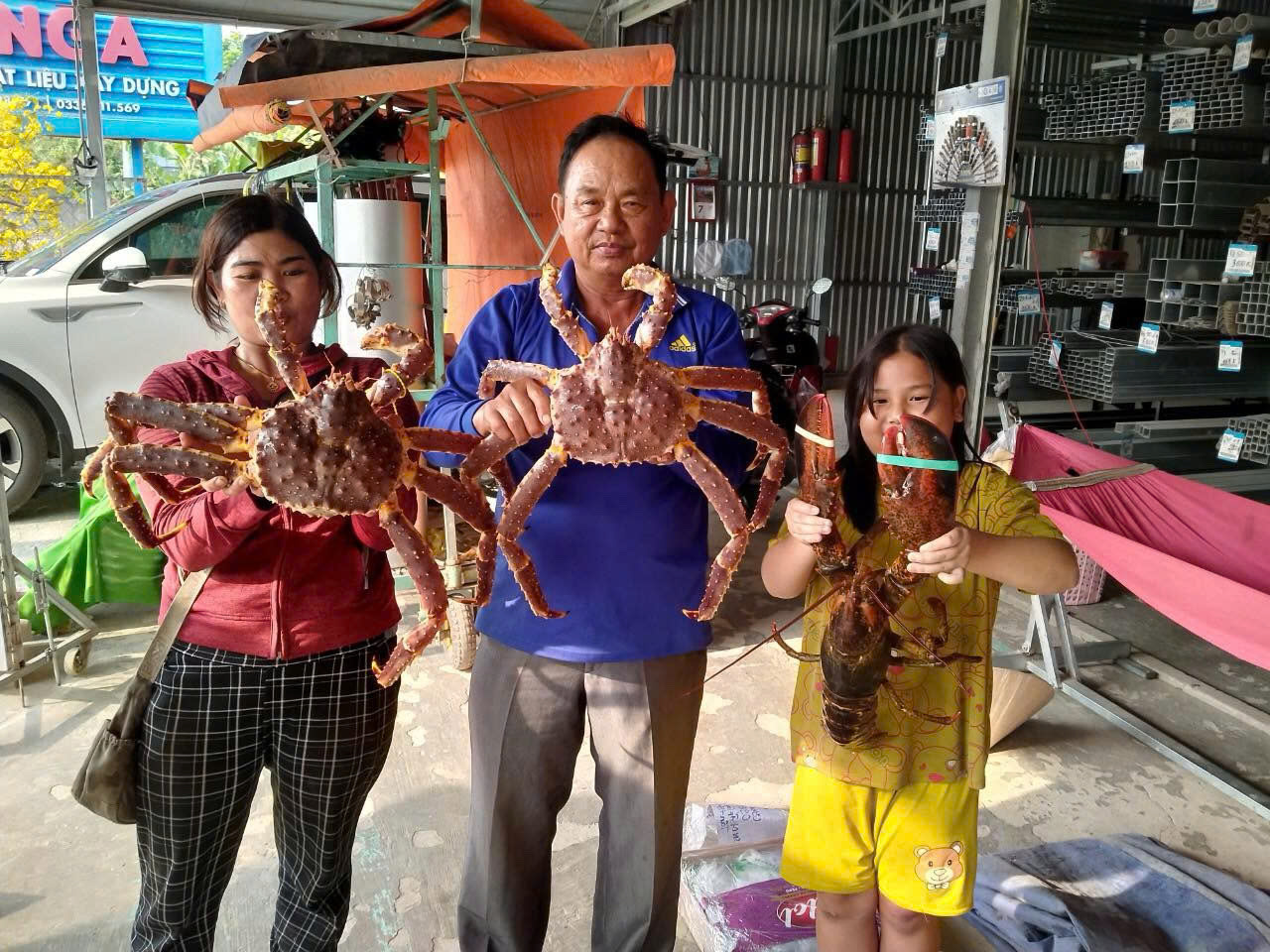 VÌ SAO NÊN CHỌN CUA HOÀNG ĐẾ ĐỂ BIẾU CHA MẸ DỊP VU LAN?