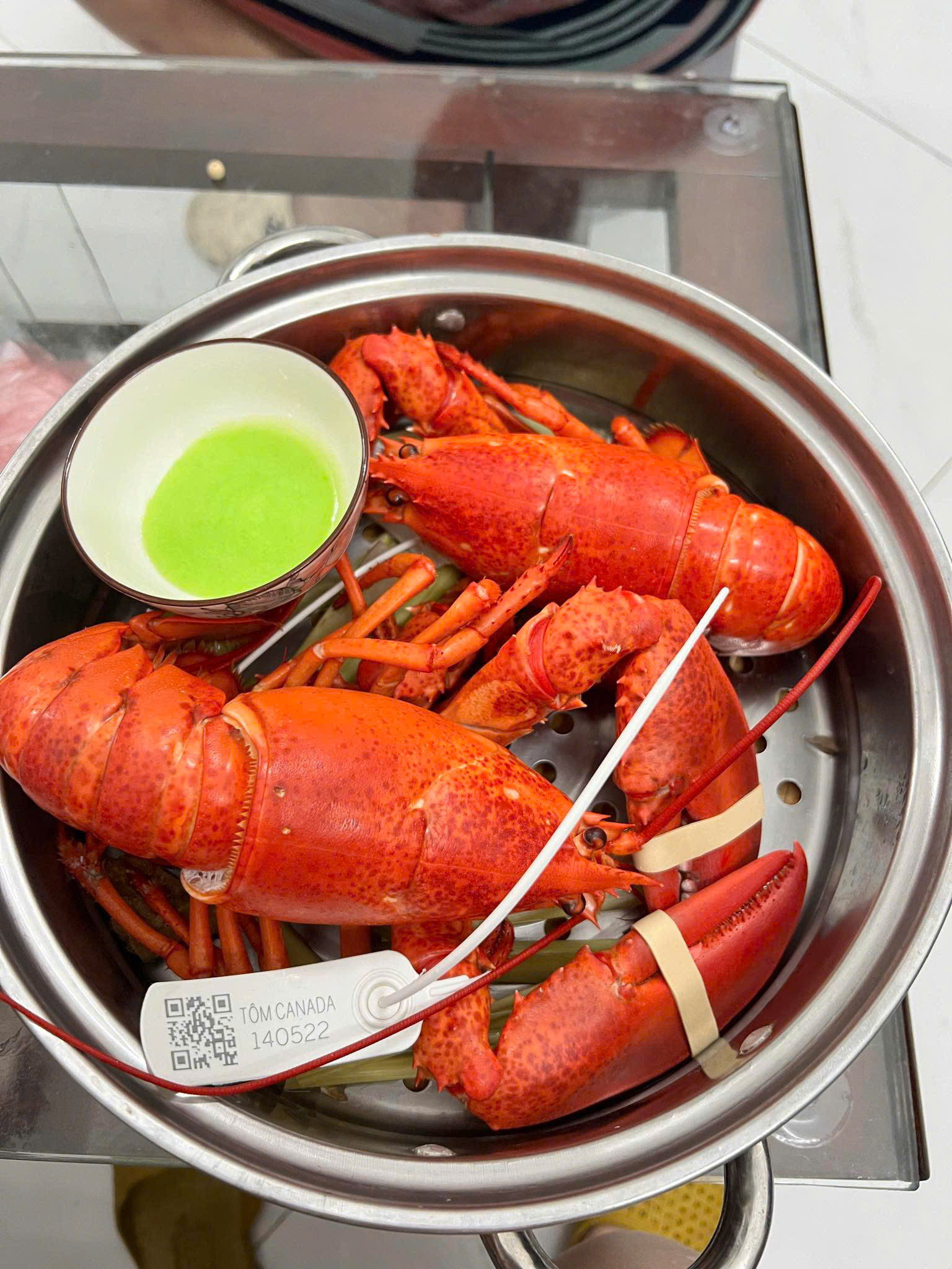 TÔM HÙM ALASKA GIÁ CHỈ 420K/CON – MÓN QUÀ ĐẶC BIỆT CHO GIA ĐÌNH DỊP TẾT THIẾU NHI