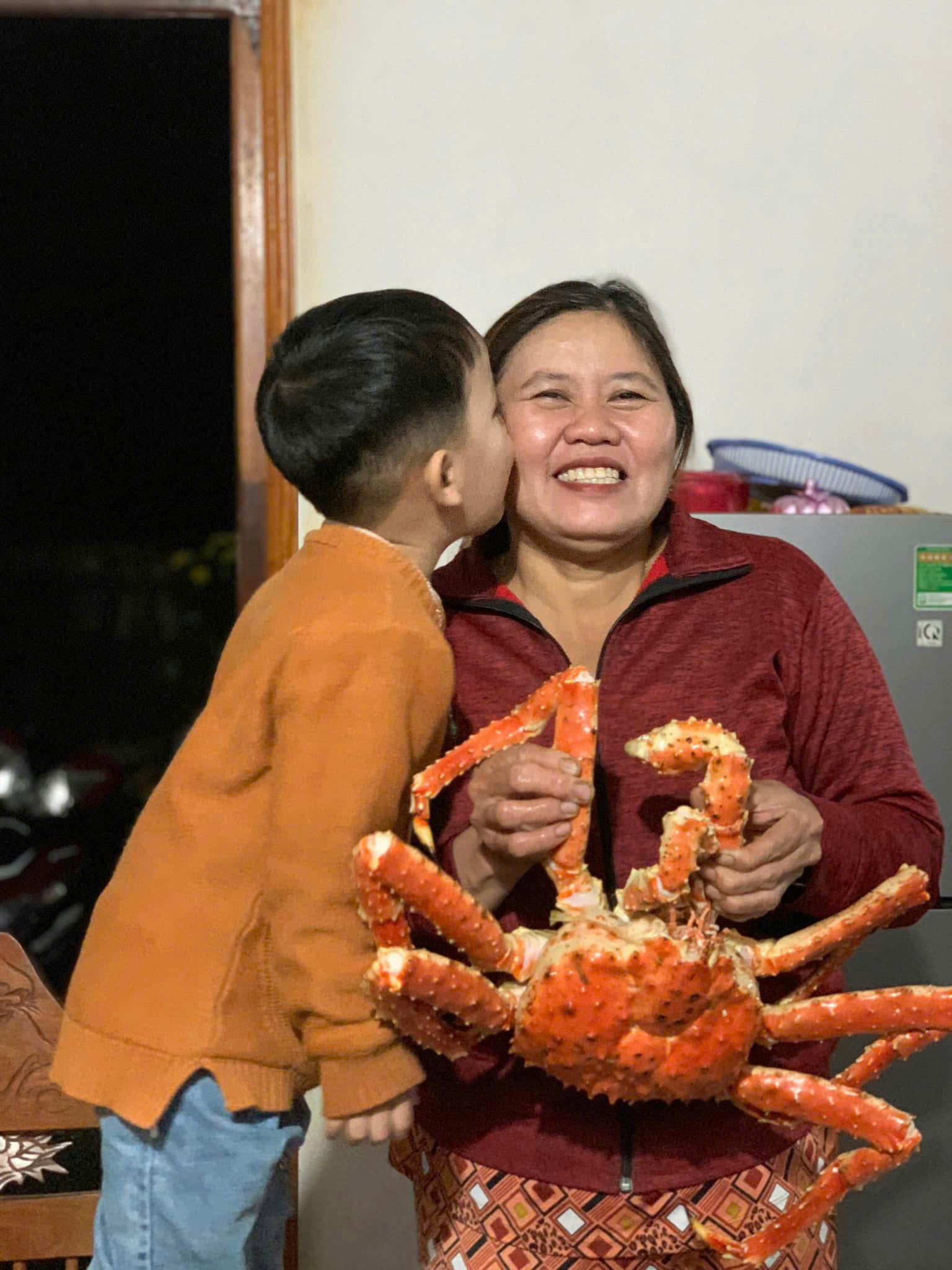 MUA HẢI SẢN TẠI EKAGO CHẾ BIẾN SẴN, CHUẨN VỊ NHÀ HÀNG