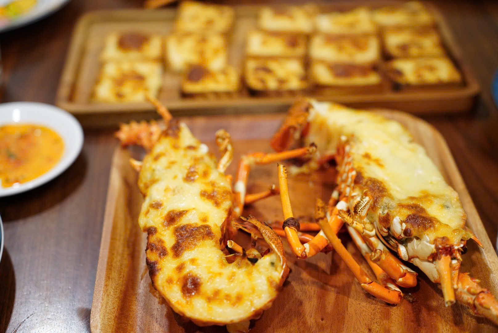 Tôm hùm bông giá chỉ từ 990K/kg – Có thật sự đáng đồng tiền?