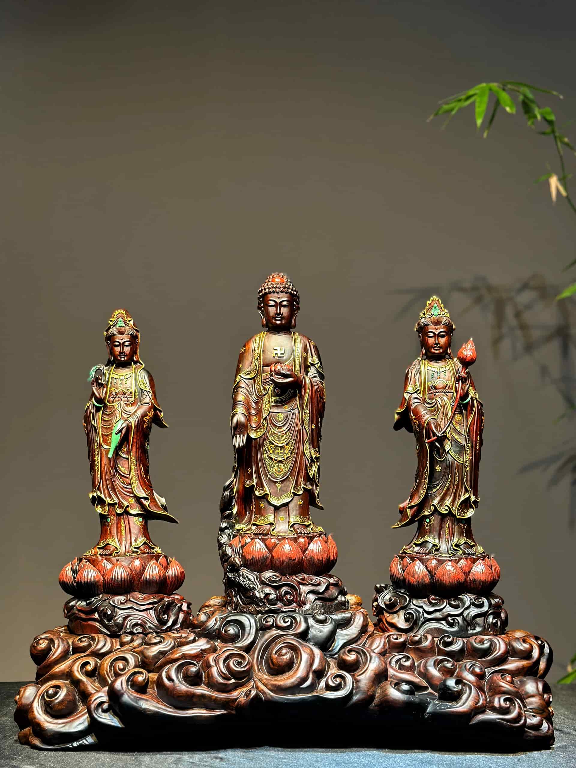 Tượng Tam thế  gỗ trắc đẹp
