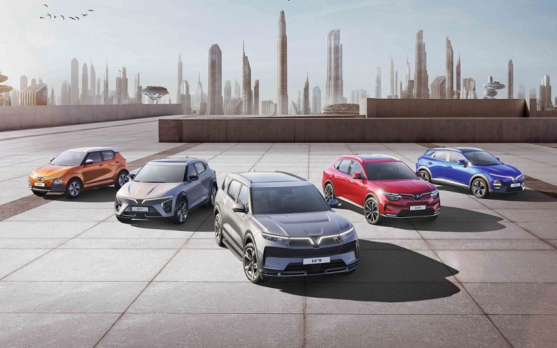 VinFast Làm Mới Dòng Xe Điện VF 8: Phân Định Với Xe Dịch Vụ