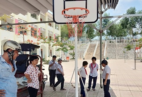 Trụ bóng rổ TT01 - Chơi bóng rổ tại nhà cho học sinh giá rẻ nhất