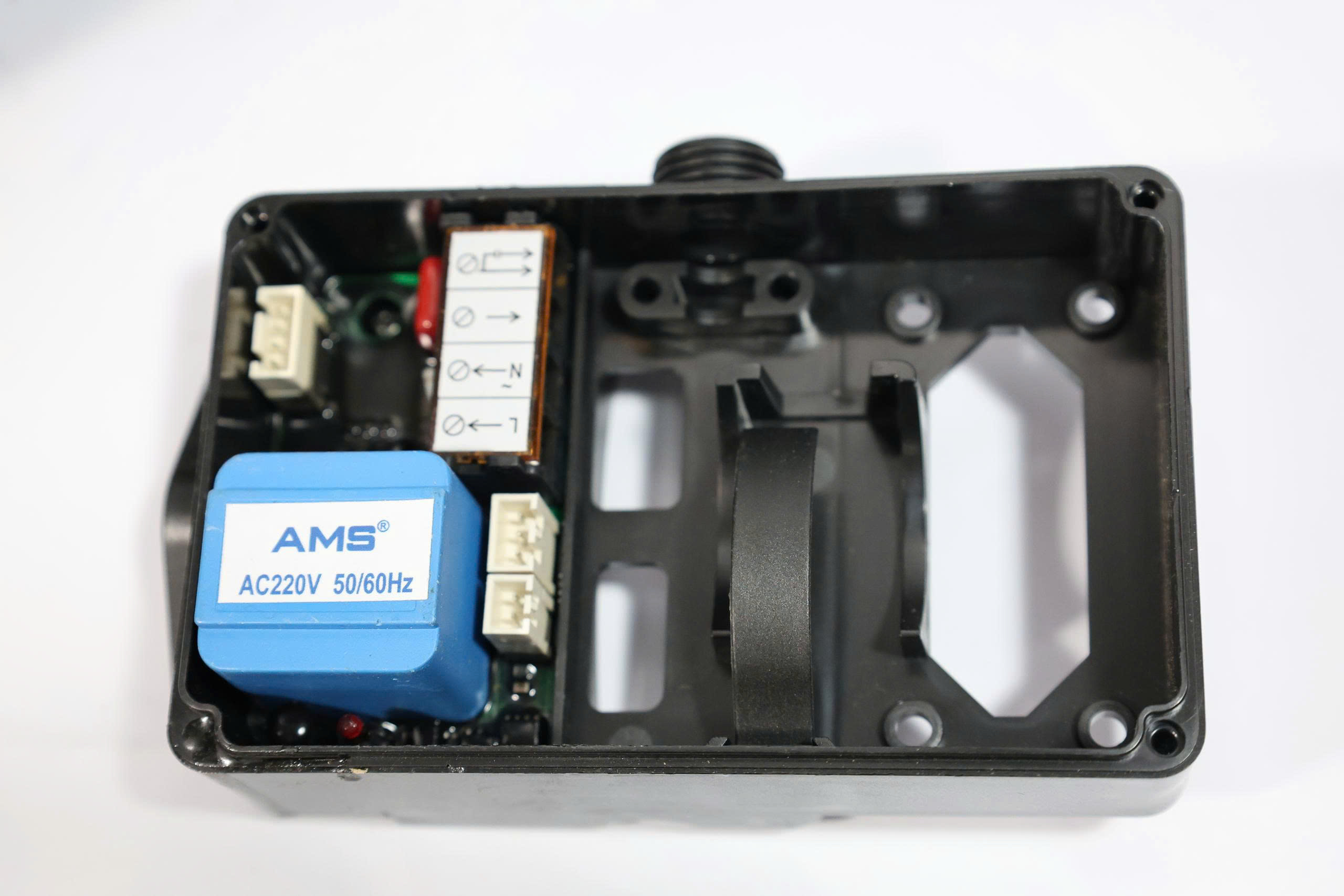 Bộ điều khiển bơm tăng áp điện tử AMS-1