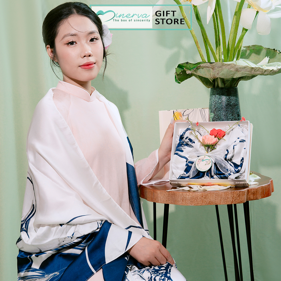 Khăn lụa Aine – Món quà tinh tế dành tặng mẹ, bà và người thương dịp 20/10 Khăn lụa Aine – Món quà tinh tế dành tặng mẹ, bà và người thương dịp 20/10