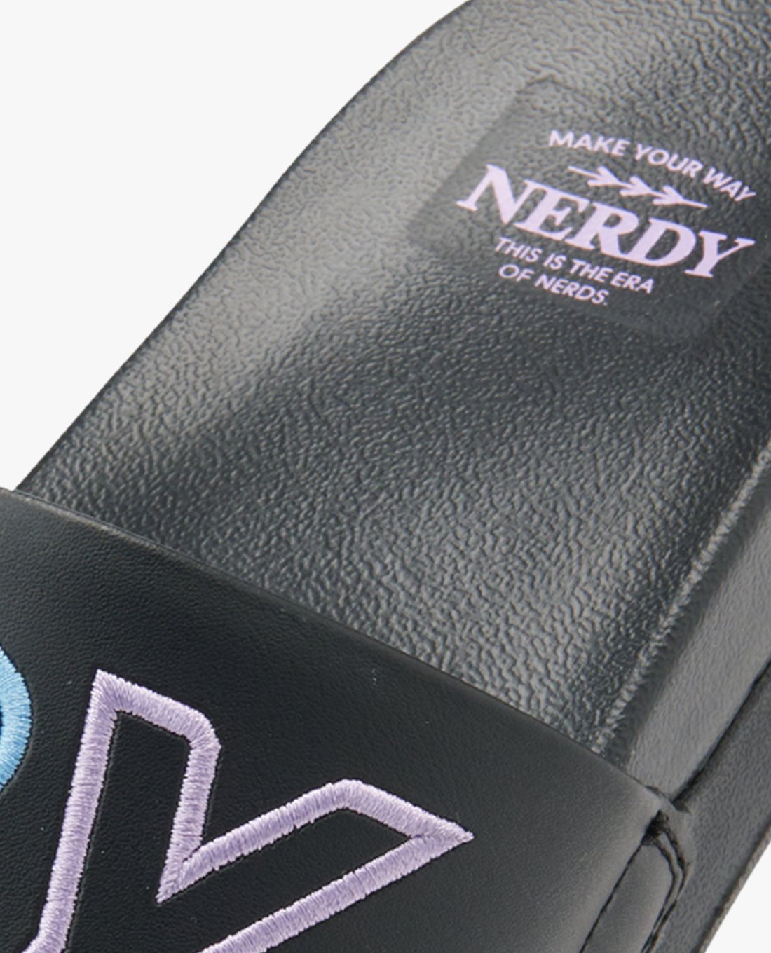 DÉP NERDY RAINBOW SLIDE ĐEN