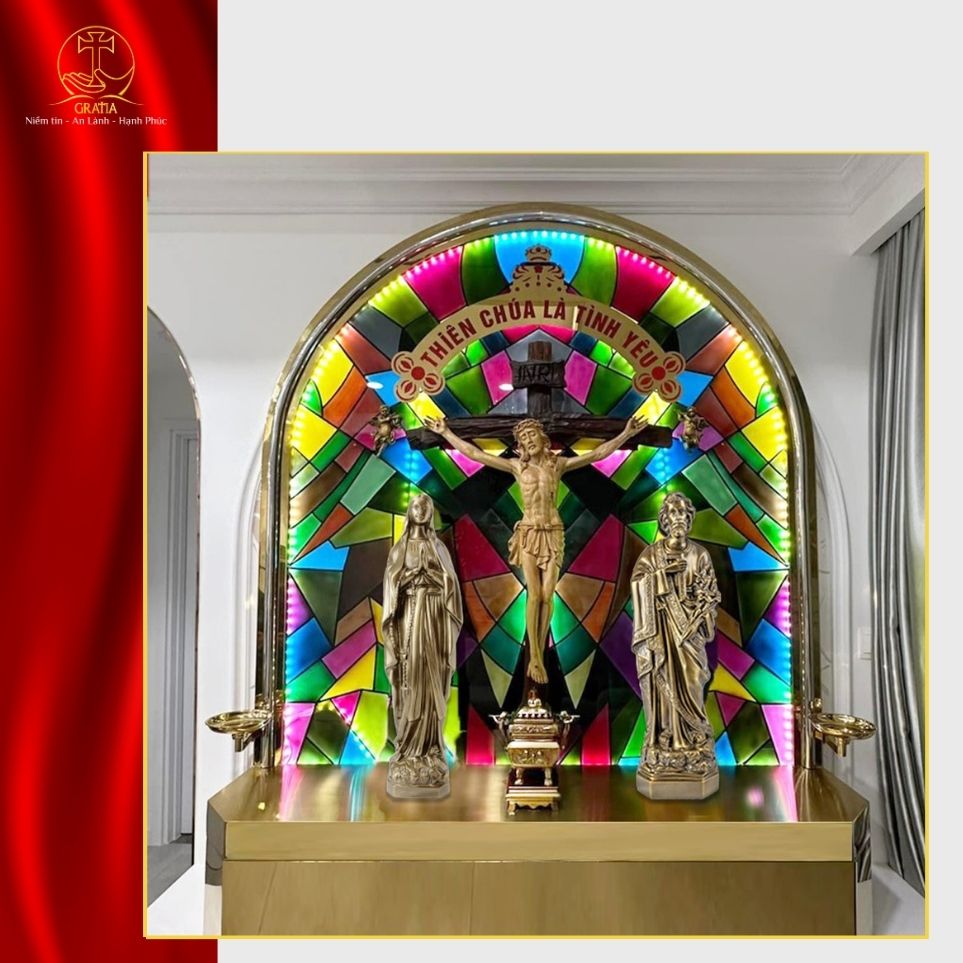 Bàn thờ Chúa và bàn thờ gia tiên - Những điều bạn nên biết