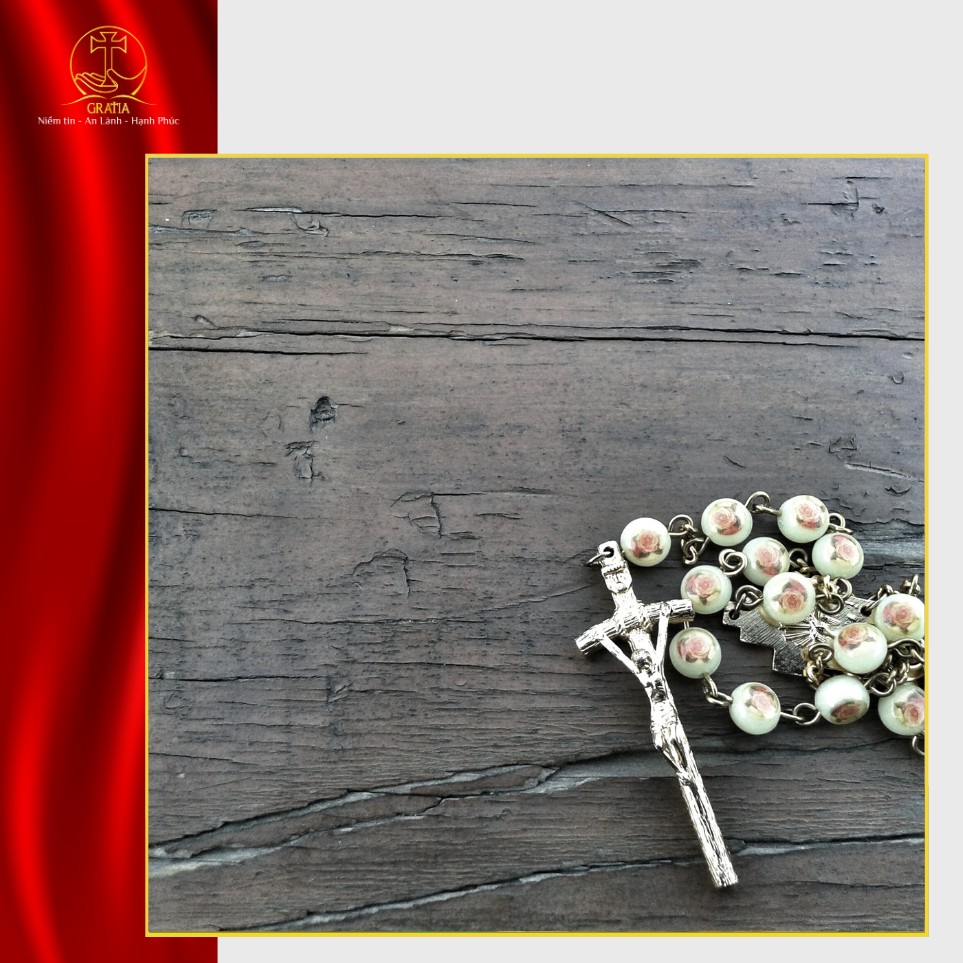 Tháng Mân Côi: Nguồn Gốc và Ý Nghĩa Thiêng Liêng